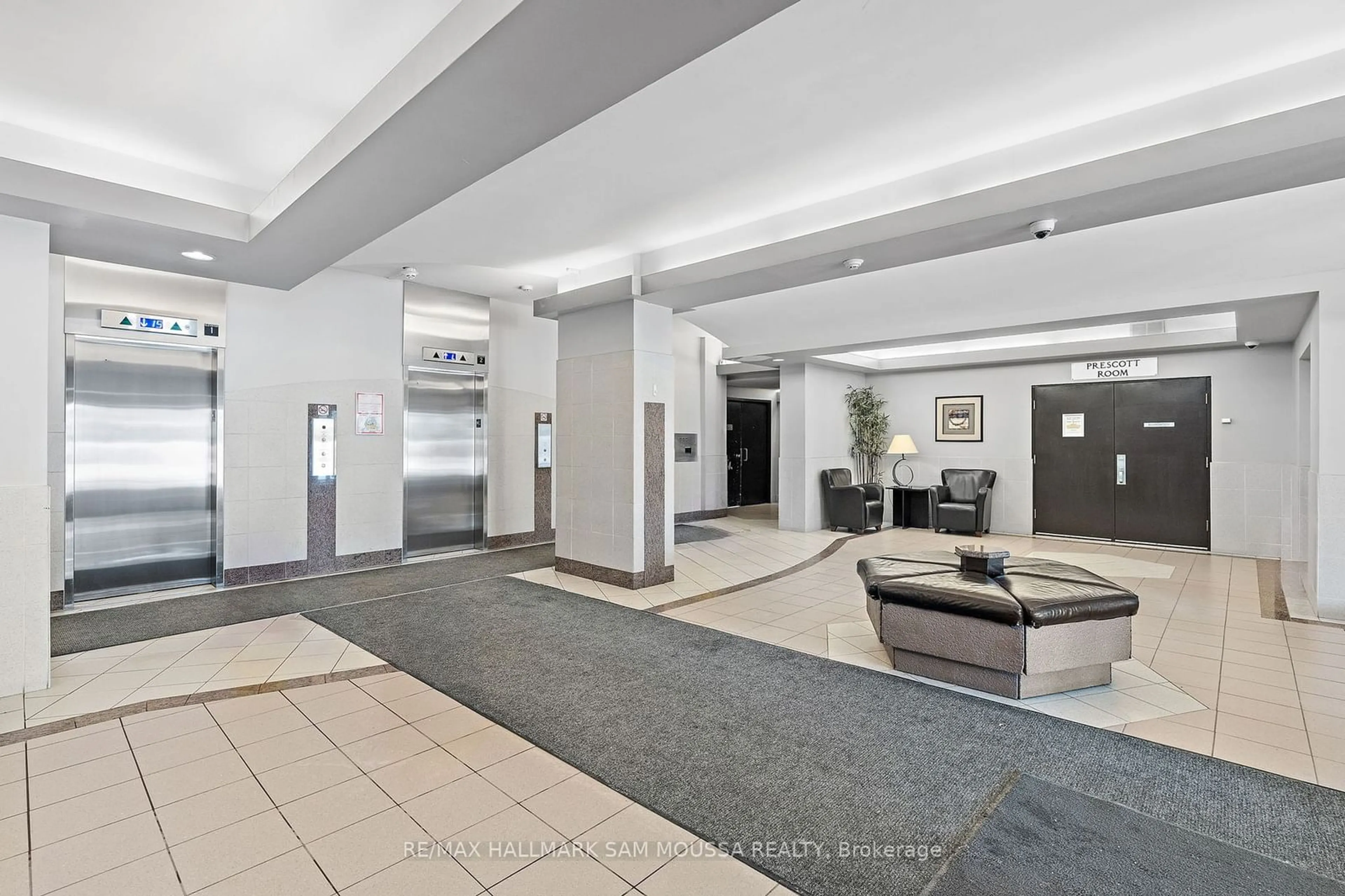 Lobby for 900 Dynes Rd #1601, Mooneys Bay - Carleton Heights and Area Ontario K2C 3L6