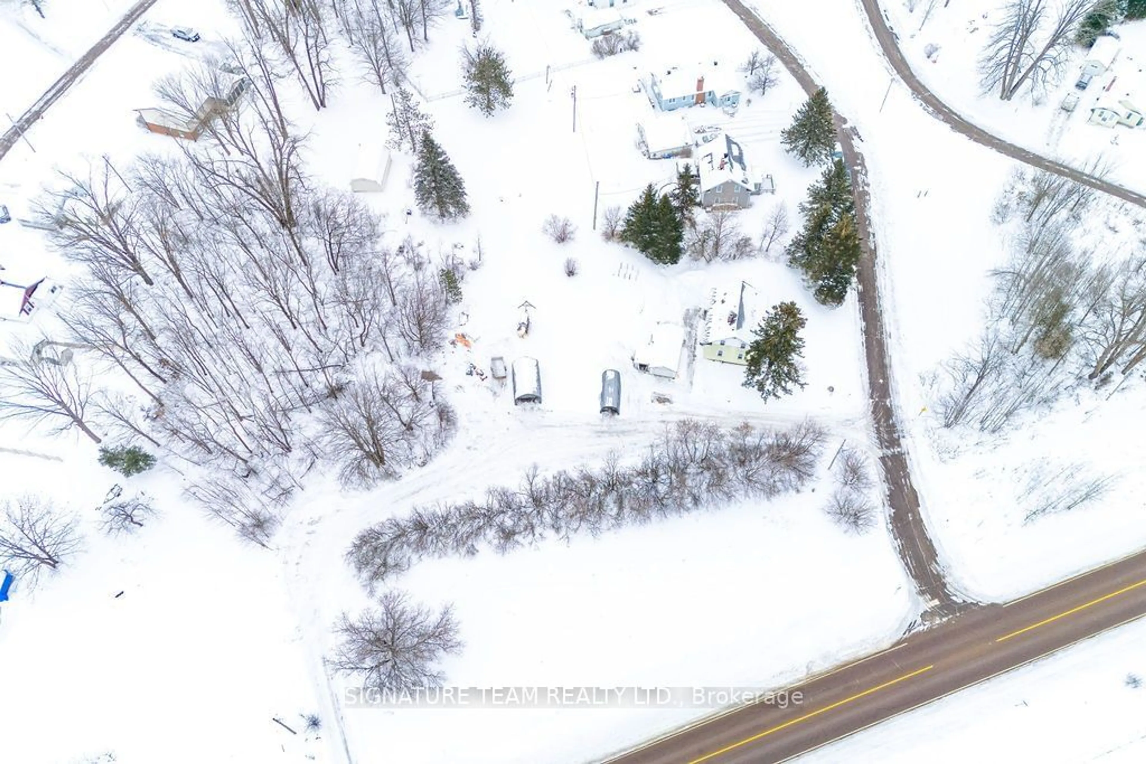 A pic from outside/outdoor area/front of a property/back of a property/a pic from drone, street for 7 Tammy Tr, Whitewater Region Ontario K0J 1Y0