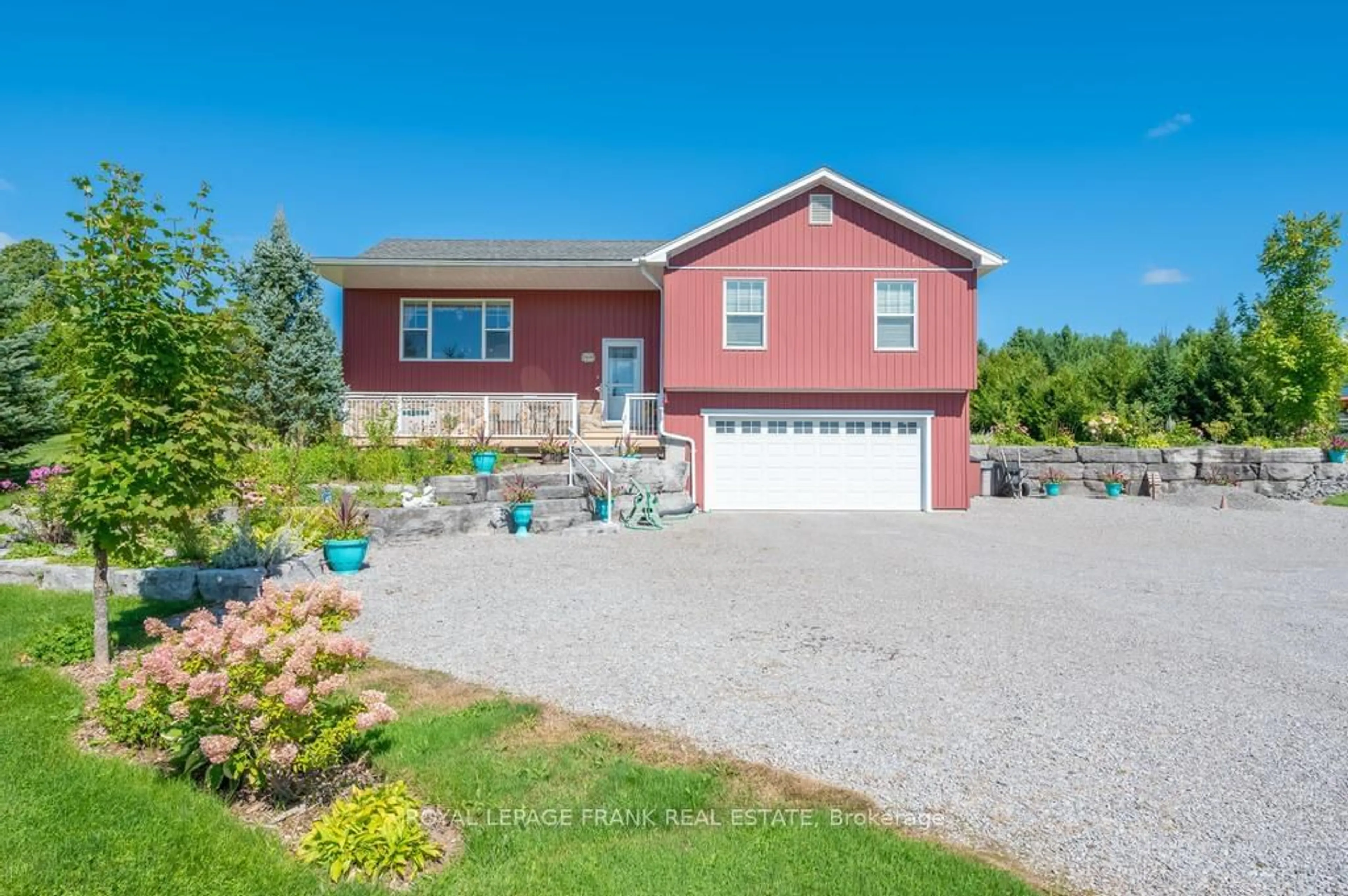 Home with vinyl exterior material, water/lake/river/ocean view for 406 Lakehurst Circle Rd, Galway-Cavendish and Harvey Ontario K0L 1J0
