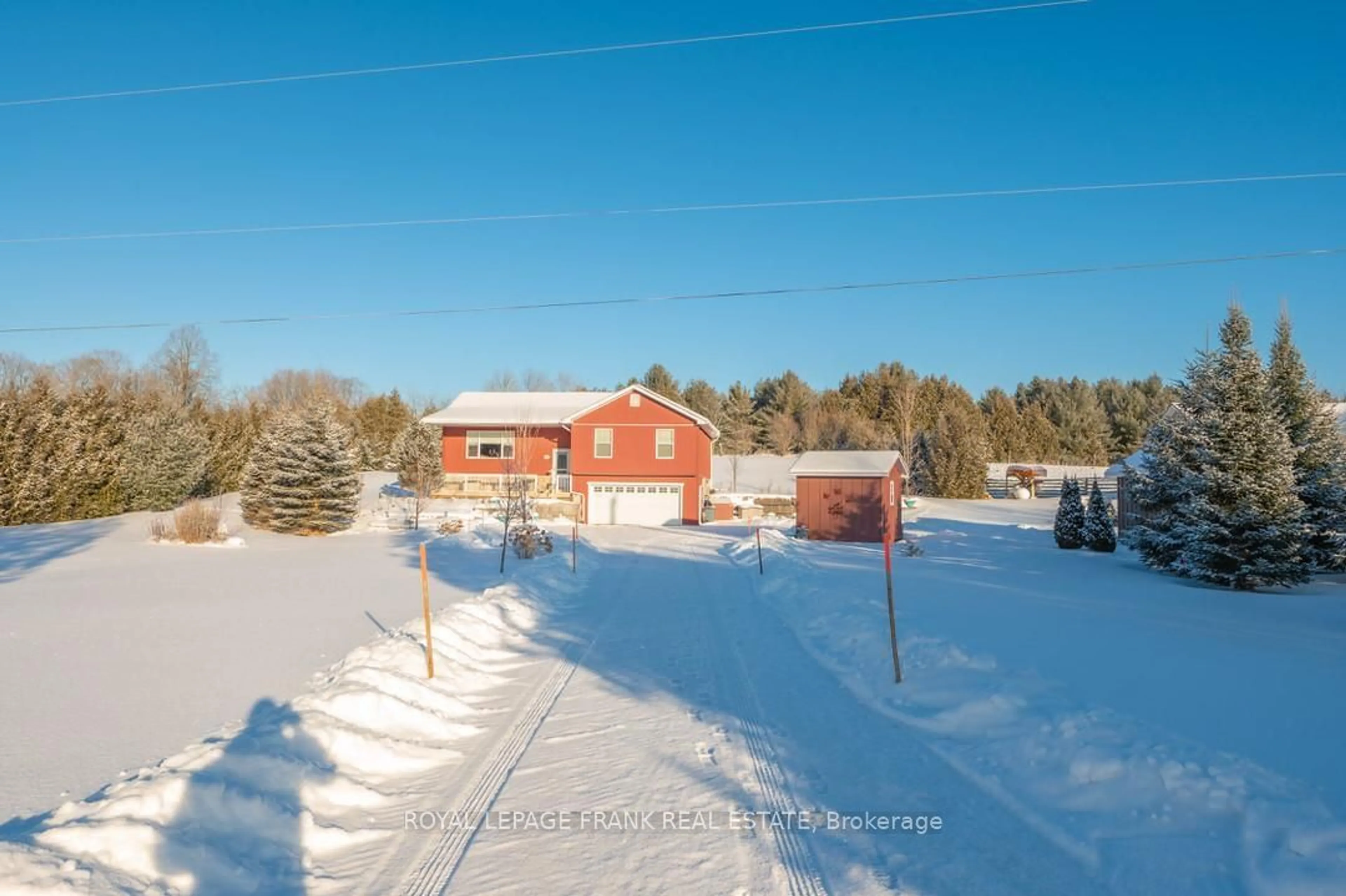 A pic from outside/outdoor area/front of a property/back of a property/a pic from drone, street for 406 Lakehurst Circle Rd, Galway-Cavendish and Harvey Ontario K0L 1J0