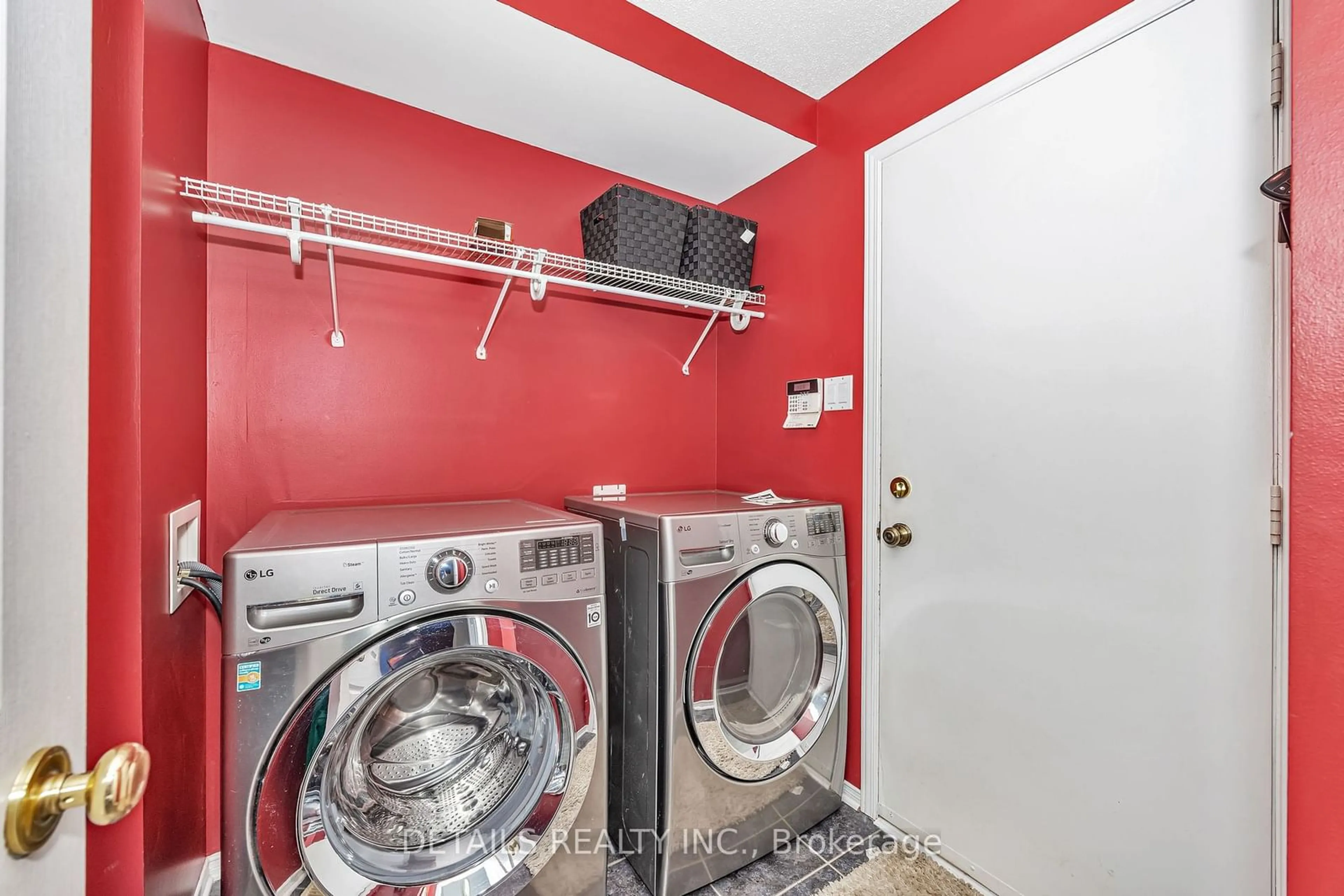 Laundry room for 10 North Harrow Dr, Barrhaven Ontario K2J 4V6