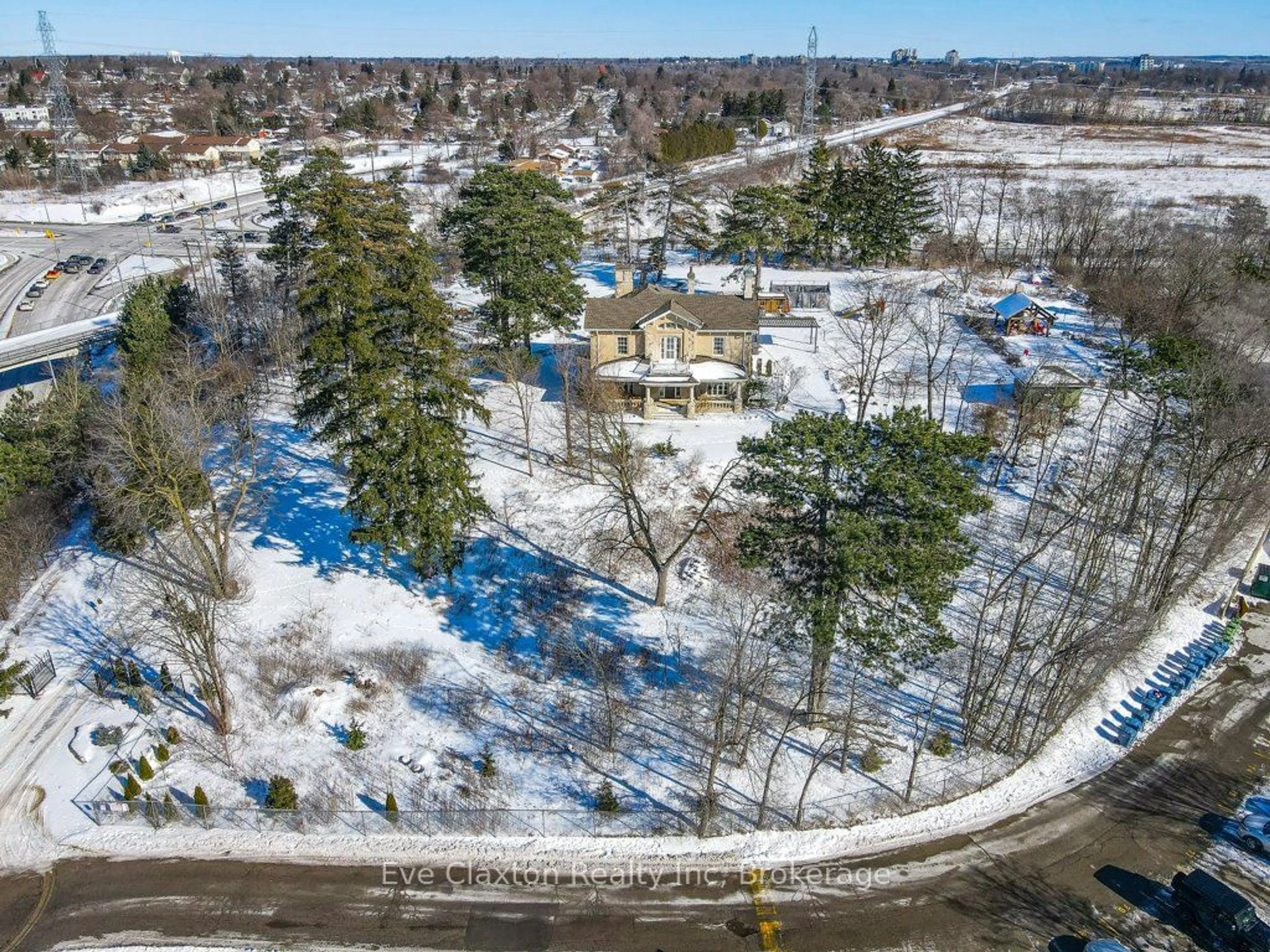 A pic from outside/outdoor area/front of a property/back of a property/a pic from drone, street for 646 Paisley Rd, Guelph Ontario N1K 1A4