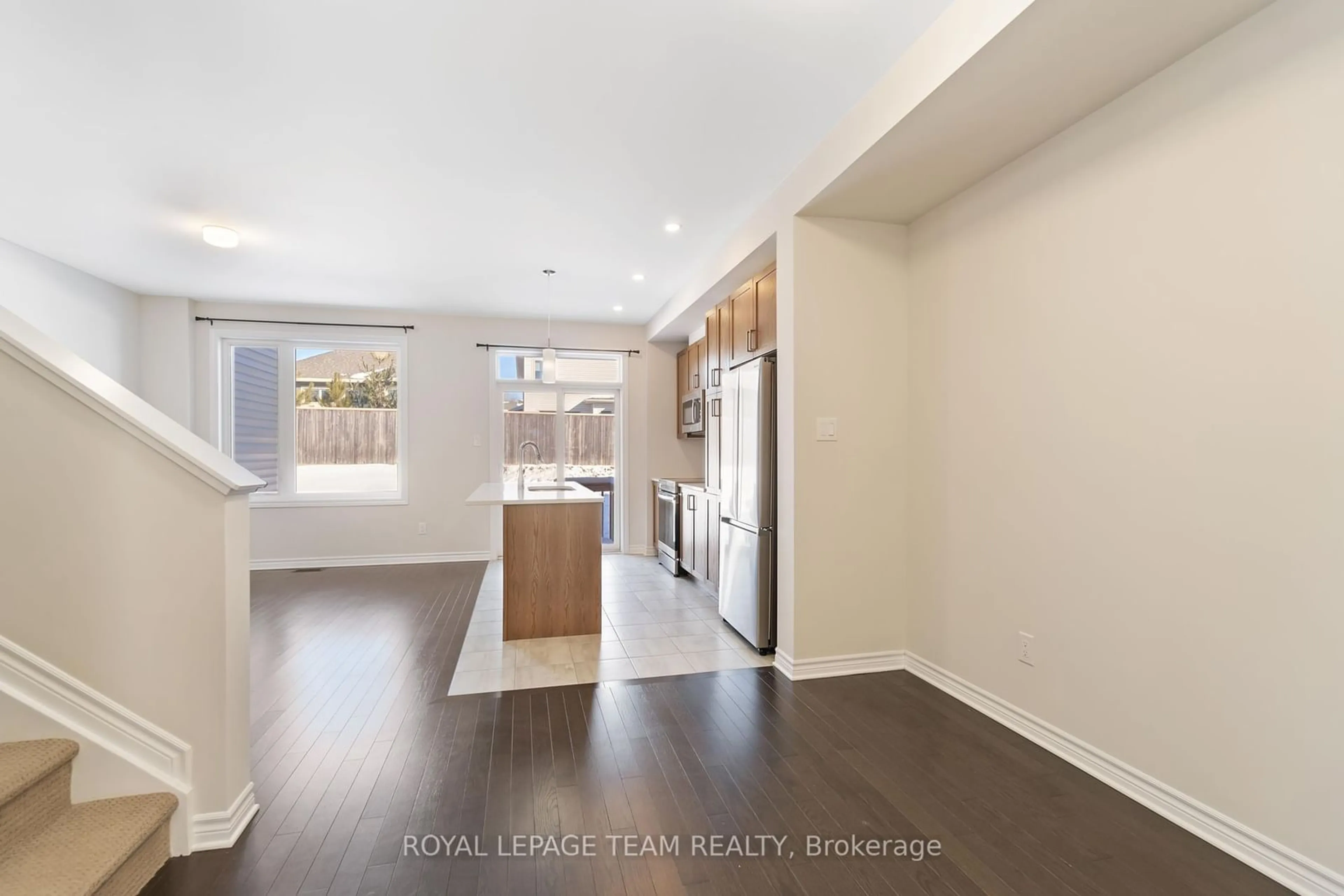 Open concept kitchen, unknown for 524 Enclave Lane, Clarence-Rockland Ontario K4K 0M8