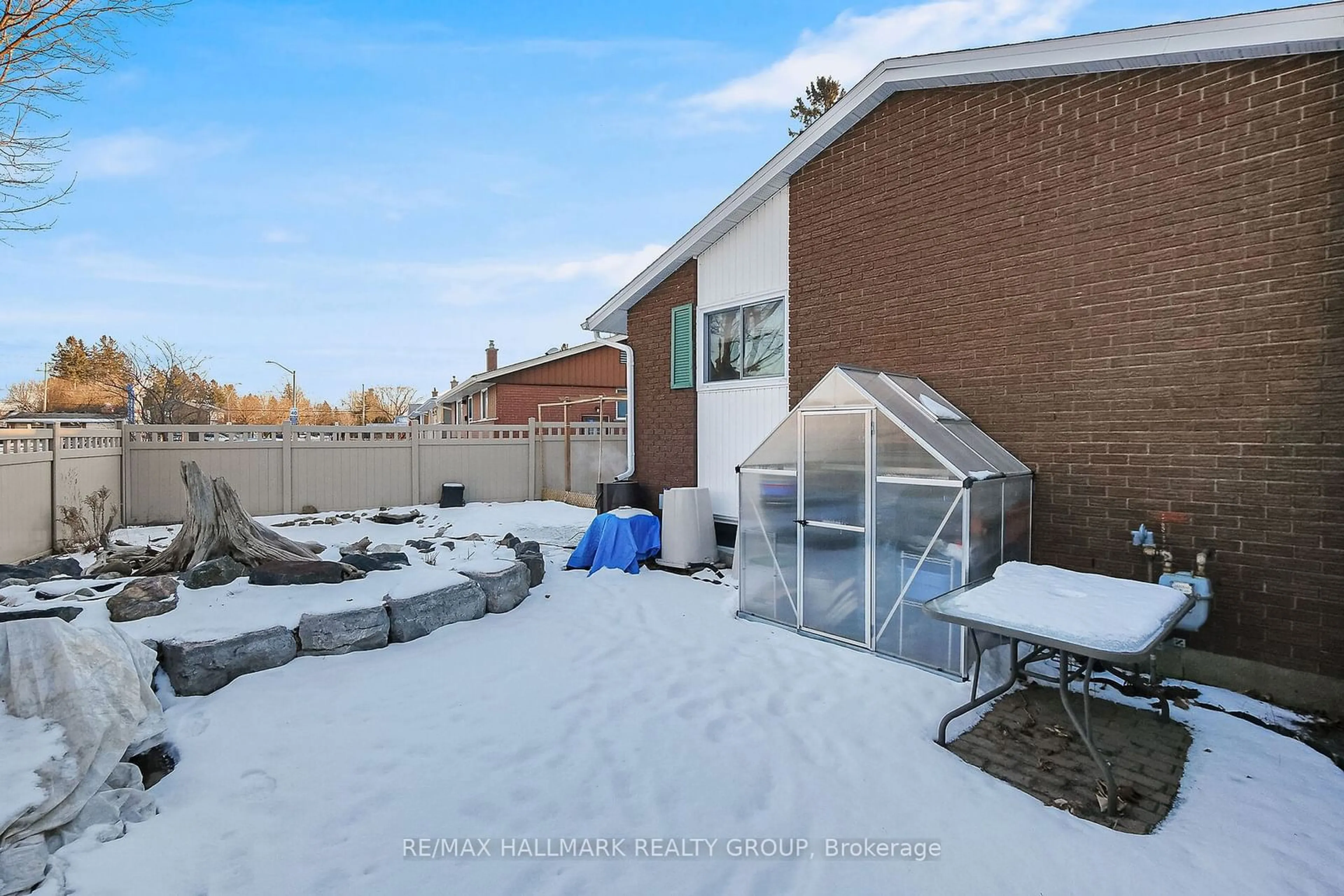 Patio, unknown for 2286 Elmira Dr, Parkway Park - Queensway Terrace S and Area Ontario K2C 1H4