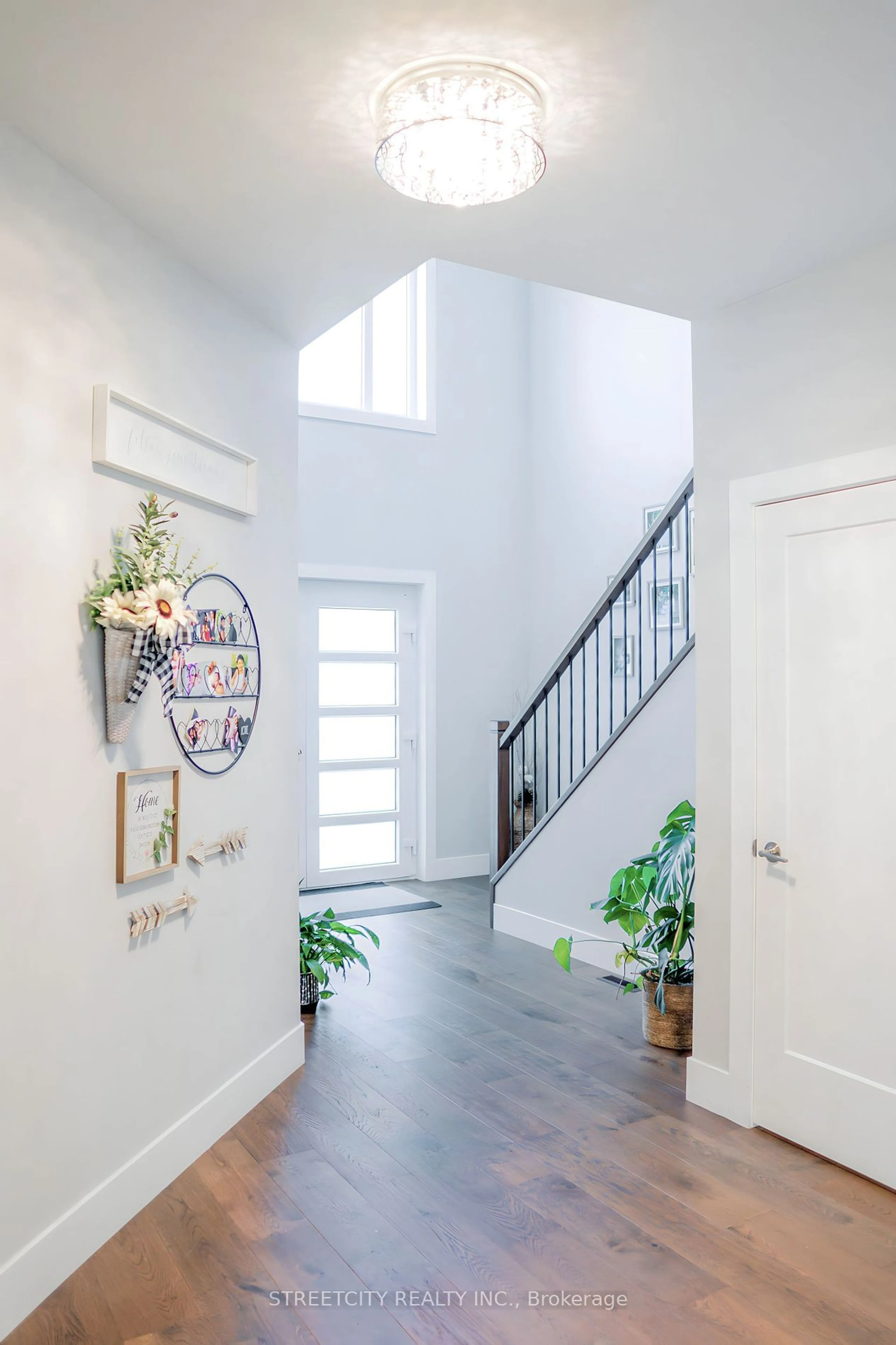 Indoor entryway for 2248 Bakervilla St, London Ontario N6P 0E5