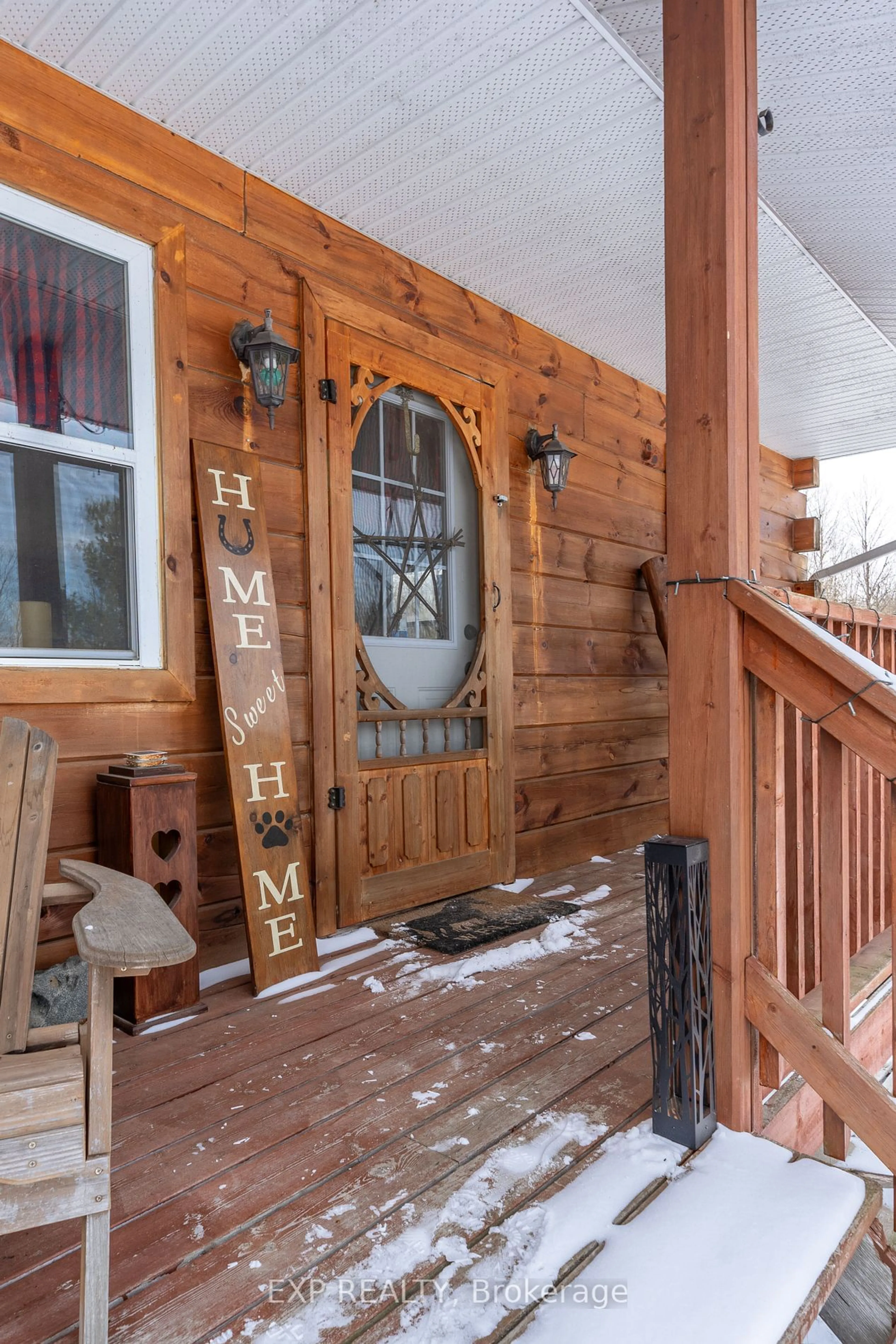 Indoor entryway for 1469 Queensborough Rd, Madoc Ontario K0K 2K0