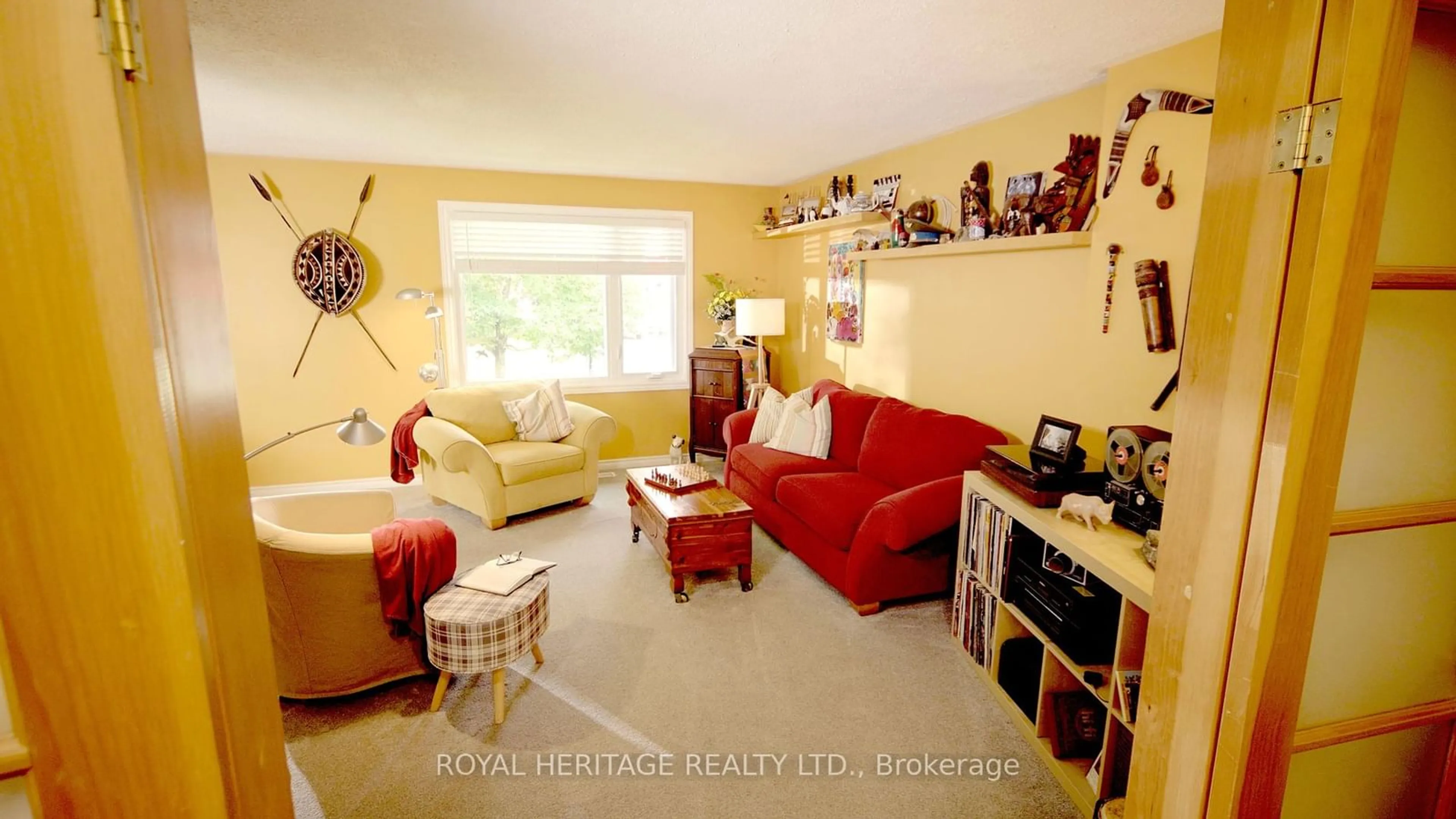 Living room with furniture, unknown for 17 Briarwood Cres, Belleville Ontario K8N 5J6