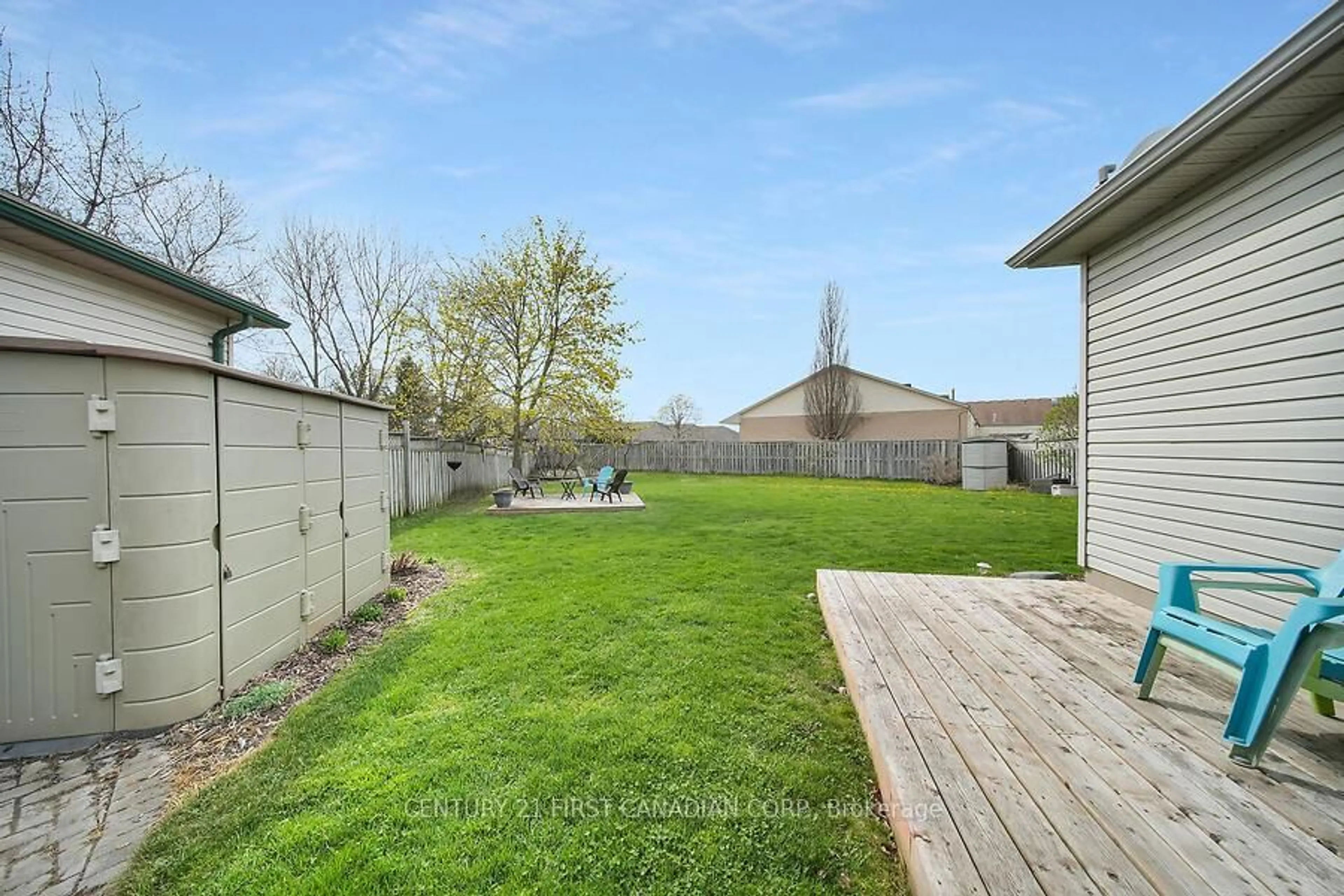 Patio, unknown for 30 Aylesford Crt, Middlesex Centre Ontario N0L 1R0