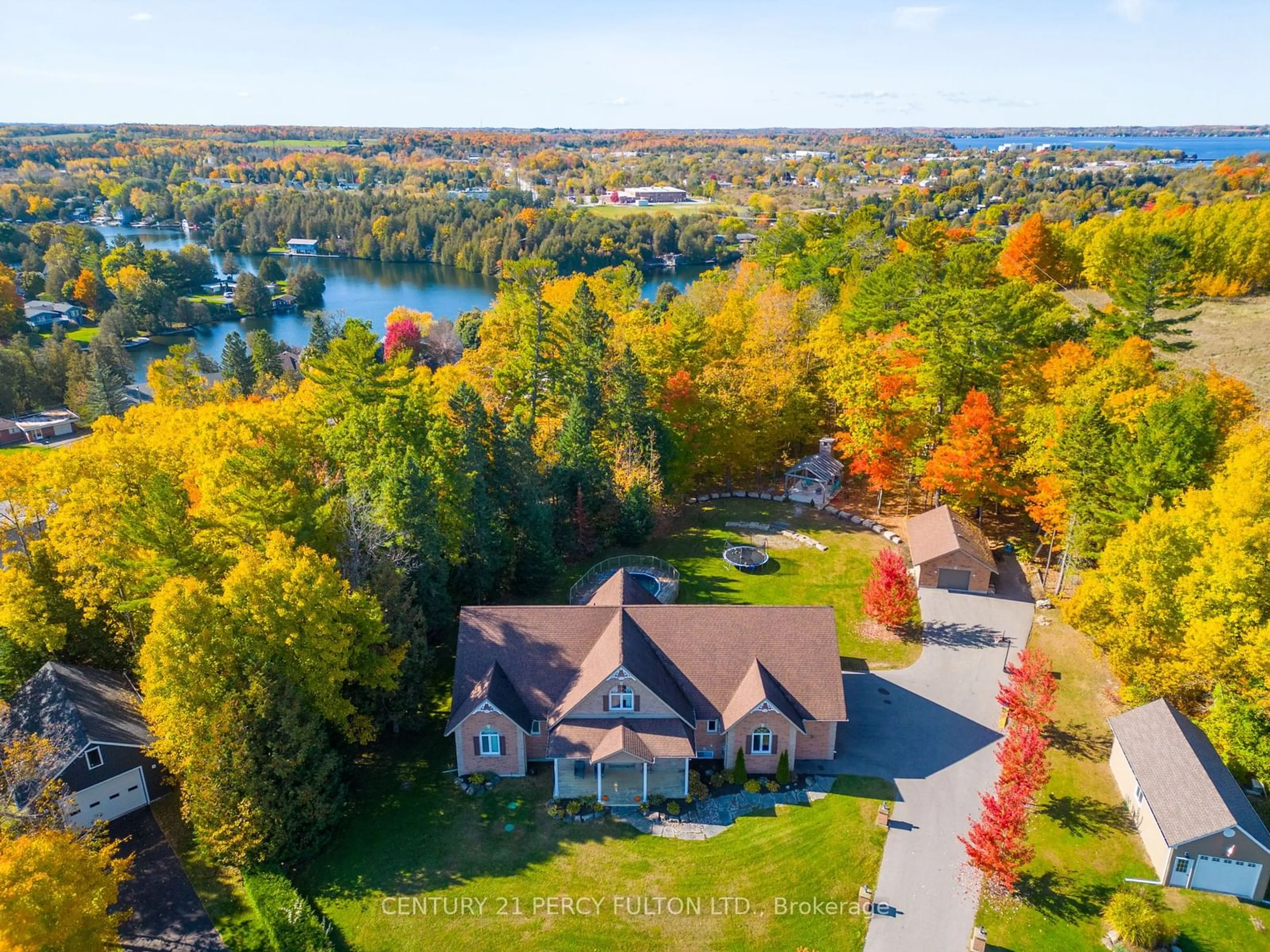 A pic from outside/outdoor area/front of a property/back of a property/a pic from drone, water/lake/river/ocean view for 33 Ridge Hill Crt, Kawartha Lakes Ontario K0M 1N0