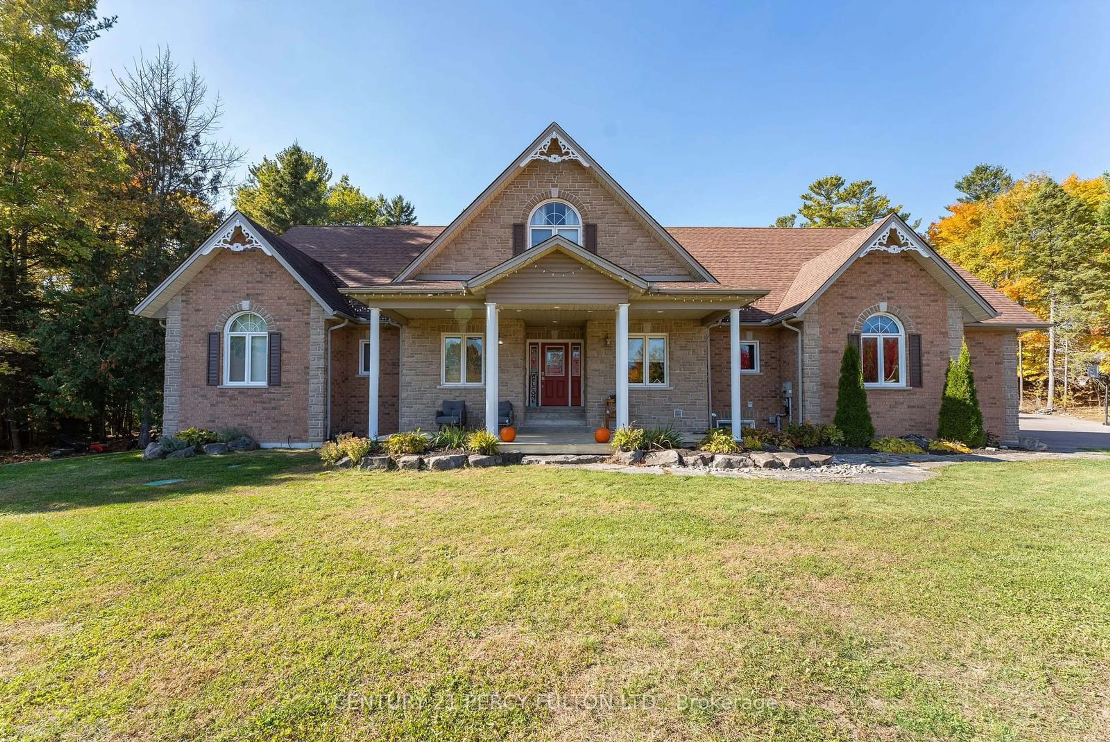 Home with brick exterior material, unknown for 33 Ridge Hill Crt, Kawartha Lakes Ontario K0M 1N0