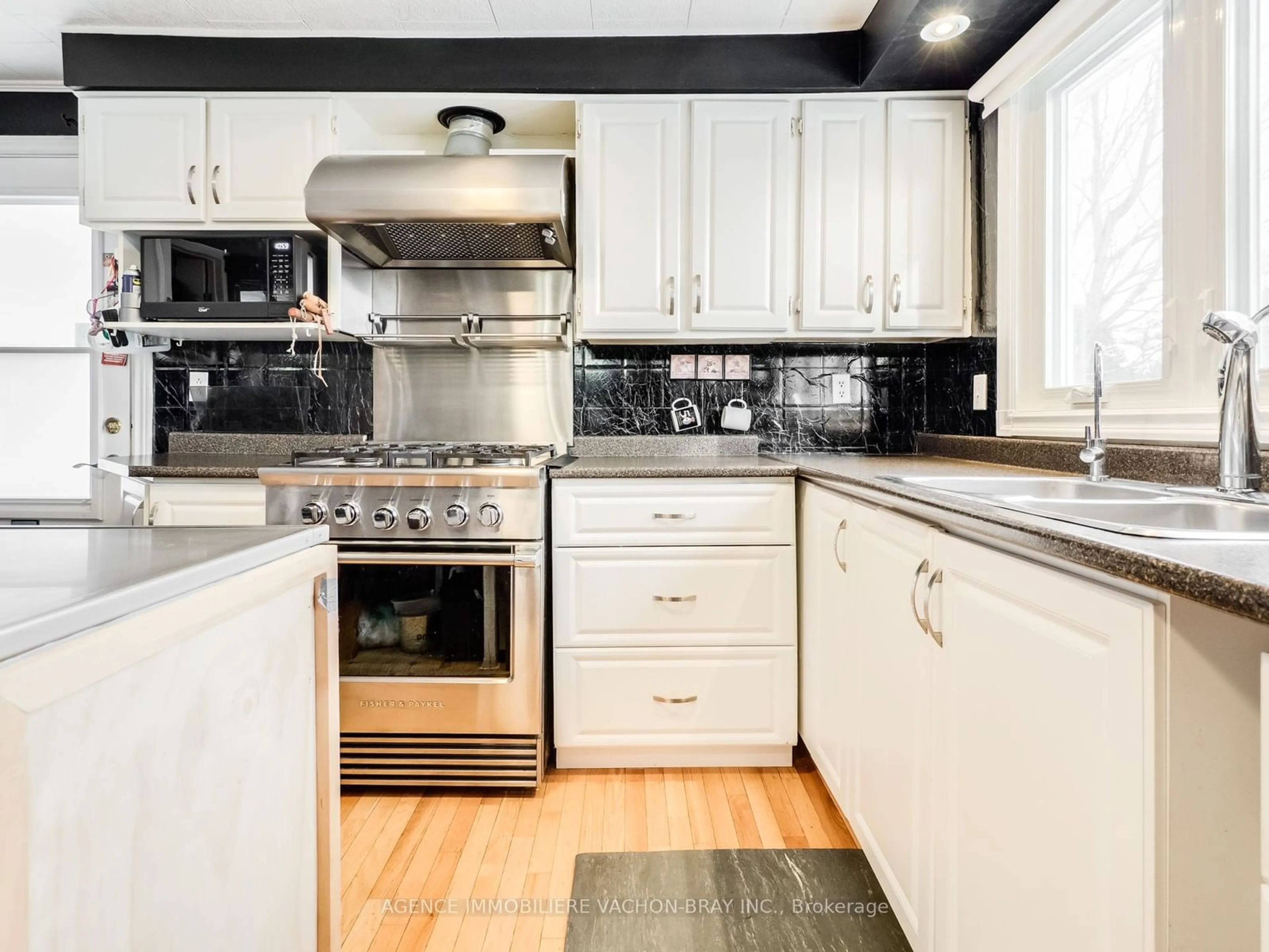 Contemporary kitchen, ceramic/tile floor for 22197 Parkhill Circ, South Glengarry Ontario K0C 1Z0