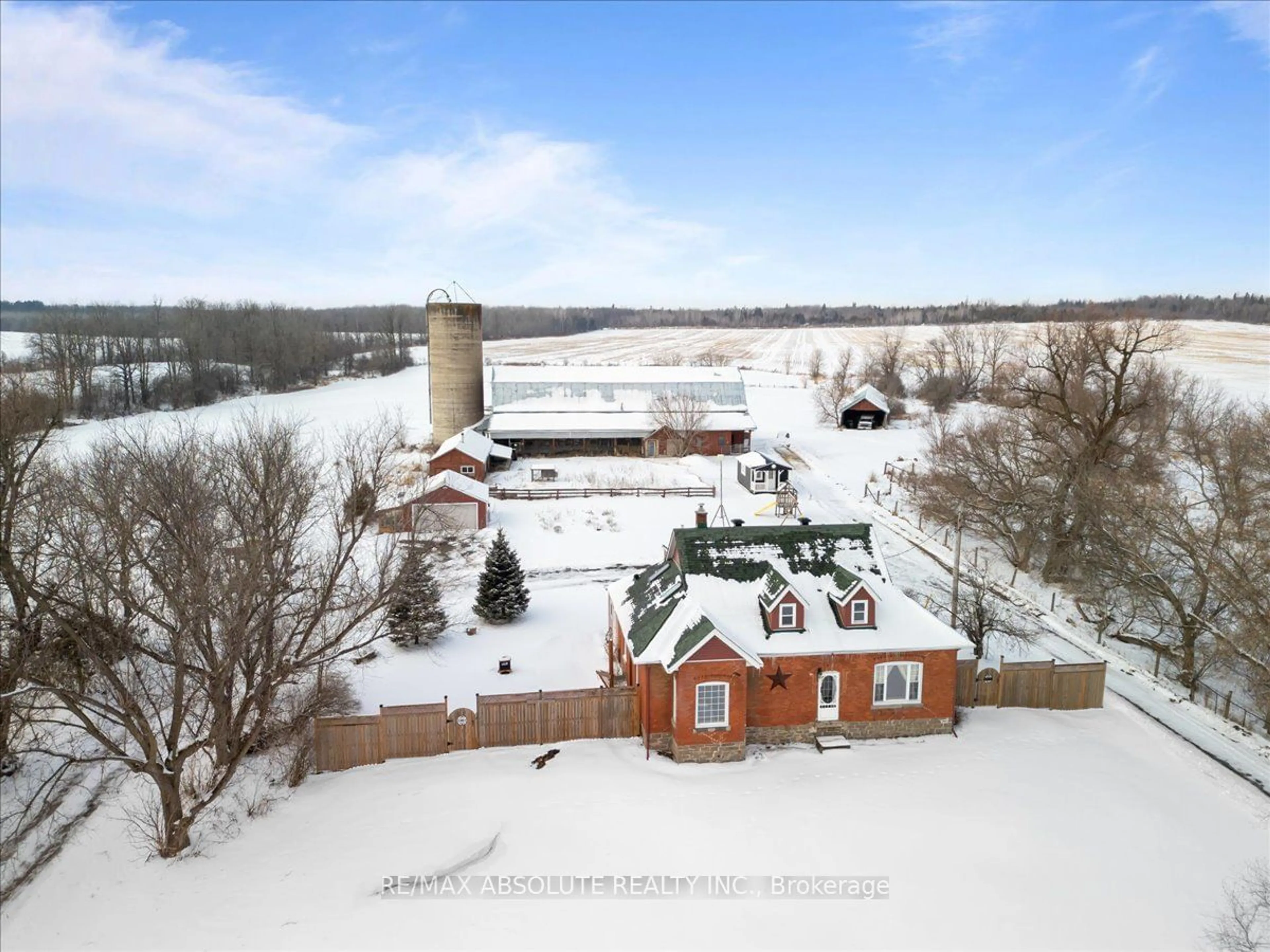 A pic from outside/outdoor area/front of a property/back of a property/a pic from drone, building for 4035 DONNELLY Dr, Manotick - Kars - Rideau Twp and Area Ontario K0G 1J0