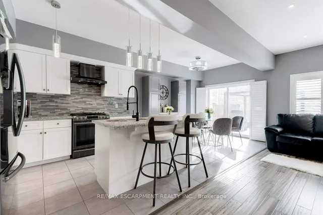 Additional property image - 98 SHOREVIEW Pl Unit 12