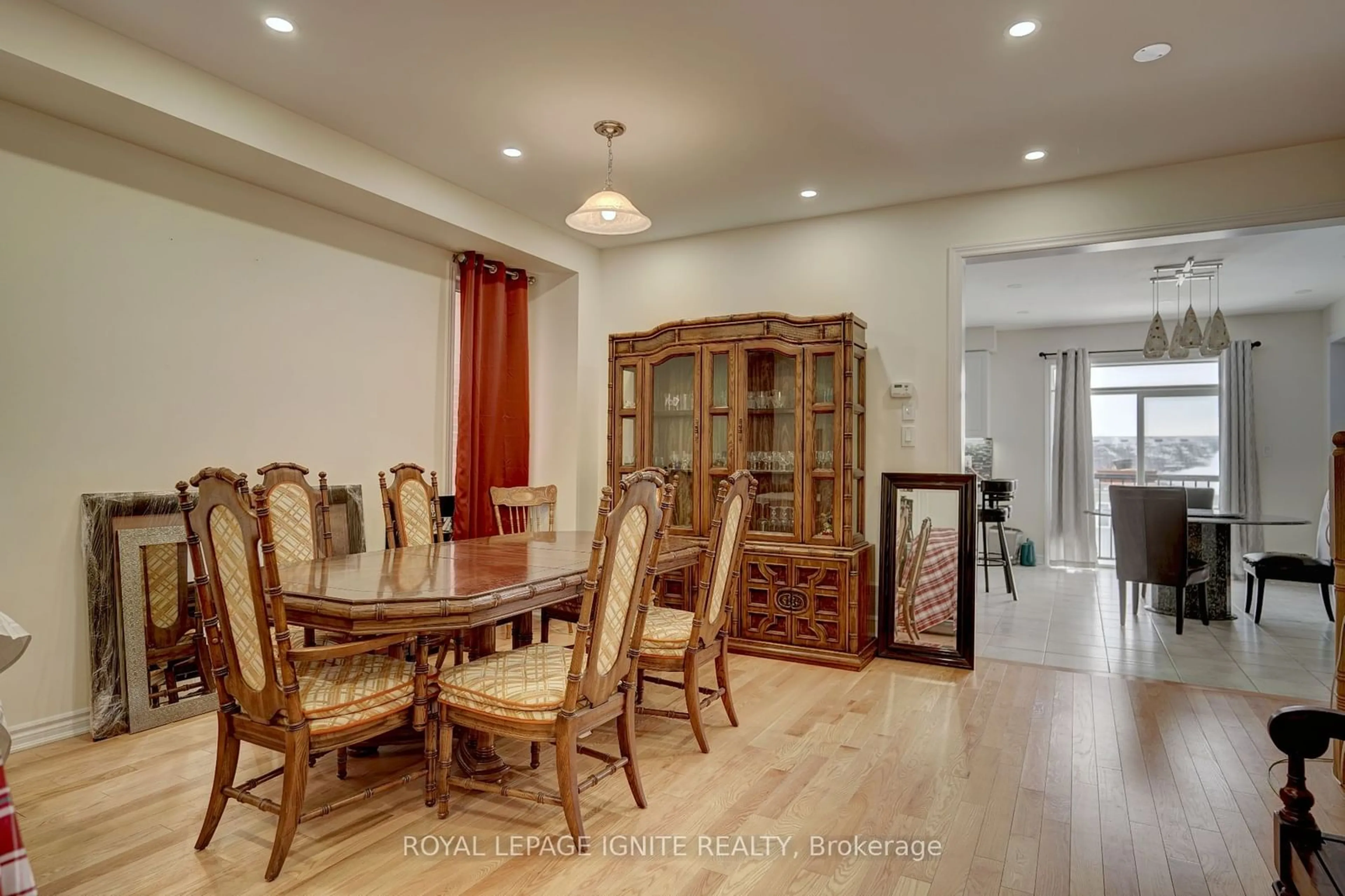 Dining room, wood/laminate floor for 41 Northhill Ave, Cavan Monaghan Ontario L0A 1G0