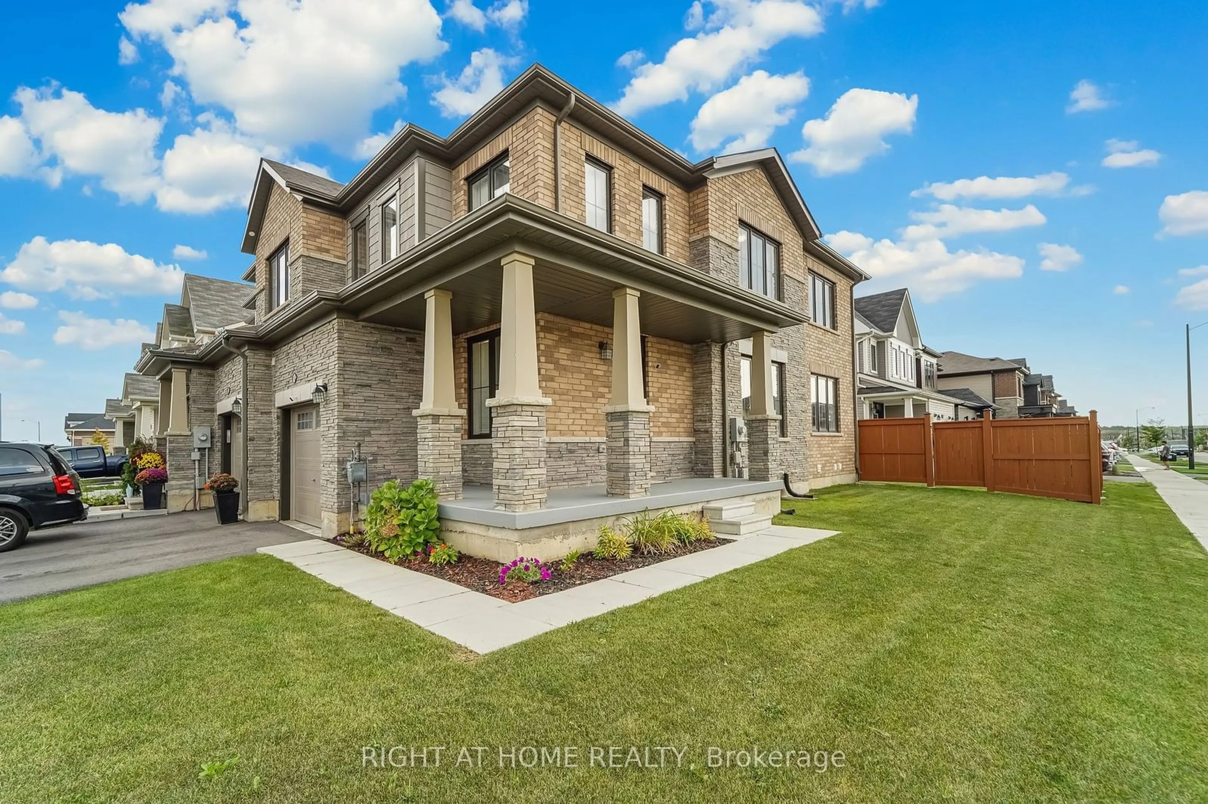 Home with brick exterior material, street for 45 Oaktree Dr, Haldimand Ontario N3W 0C6