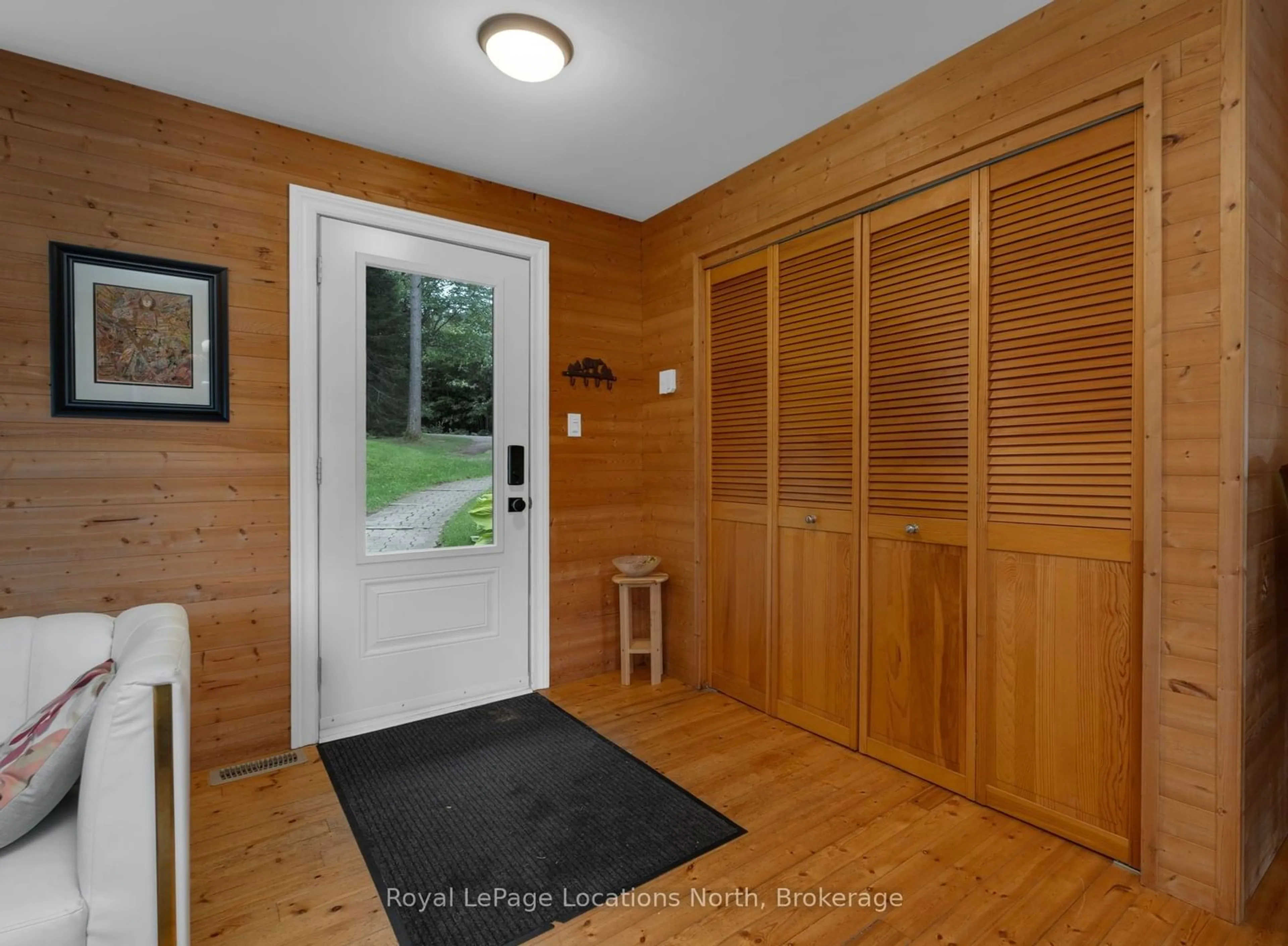Indoor entryway for 1433 South Horn Lk Rd, Ryerson Ontario P0A 1C0