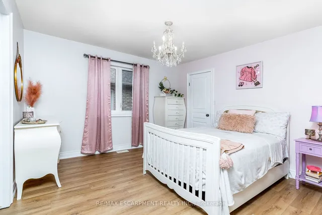 Additional property image - 240 CLOVERLEAF Dr