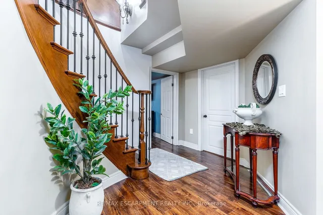 Additional property image - 240 CLOVERLEAF Dr