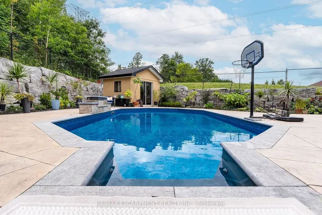 Additional property image - 240 CLOVERLEAF Dr