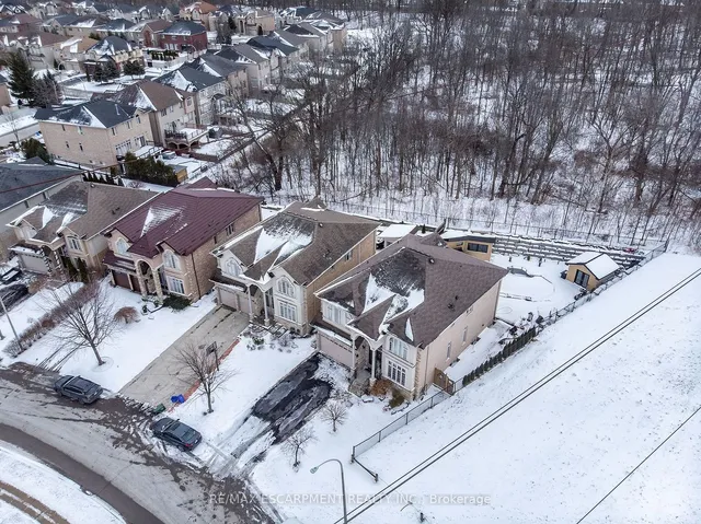 Additional property image - 240 CLOVERLEAF Dr