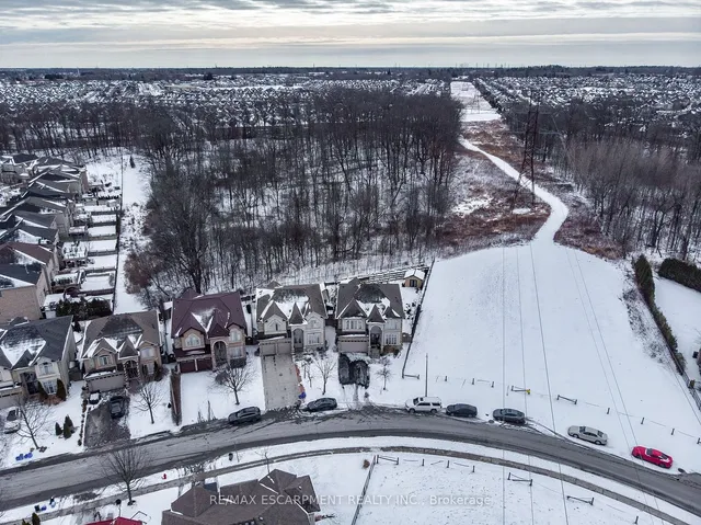 Additional property image - 240 CLOVERLEAF Dr