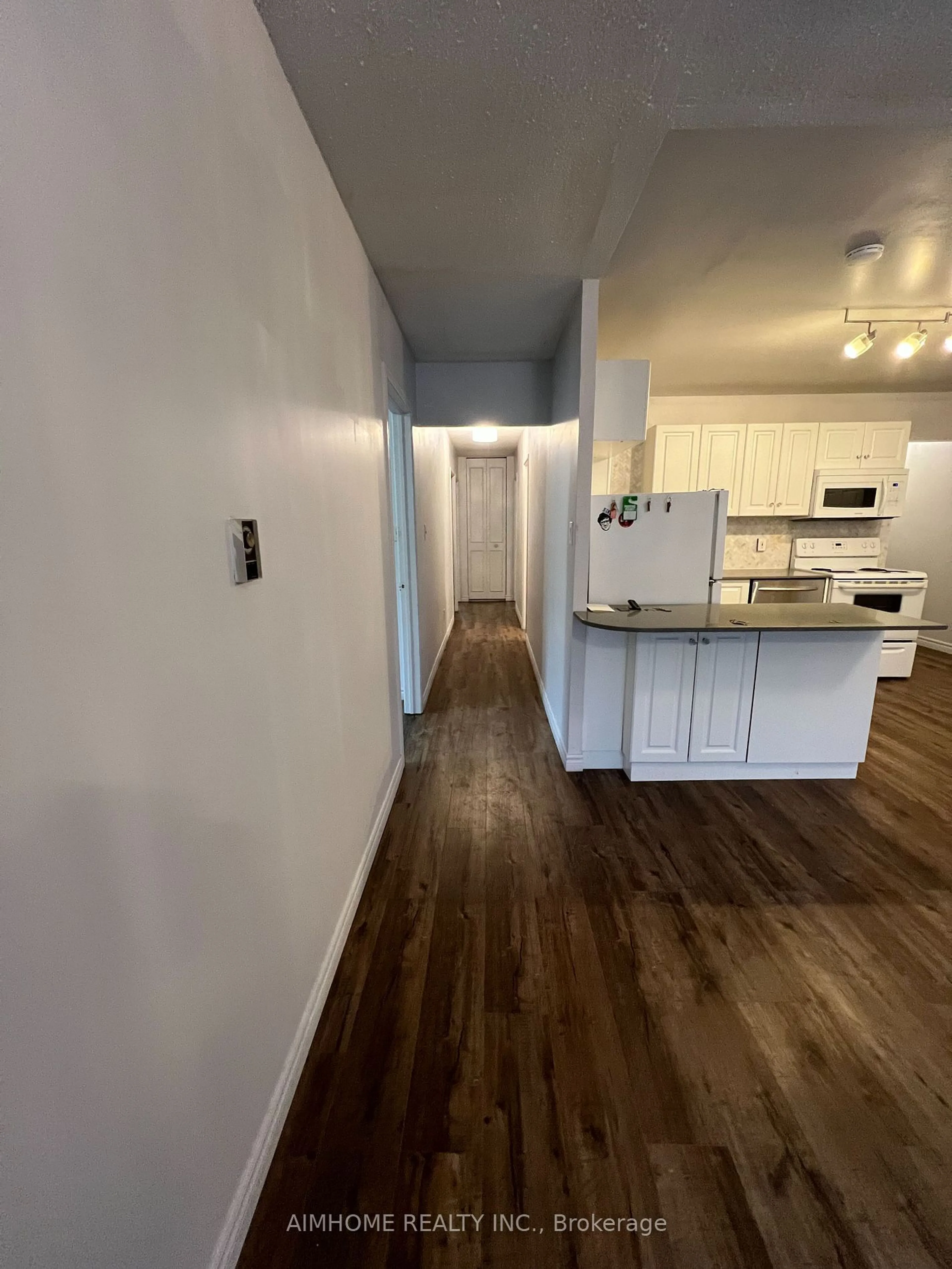 A pic of a room for 109 Westmount Rd #3, Waterloo Ontario N2L 5G5