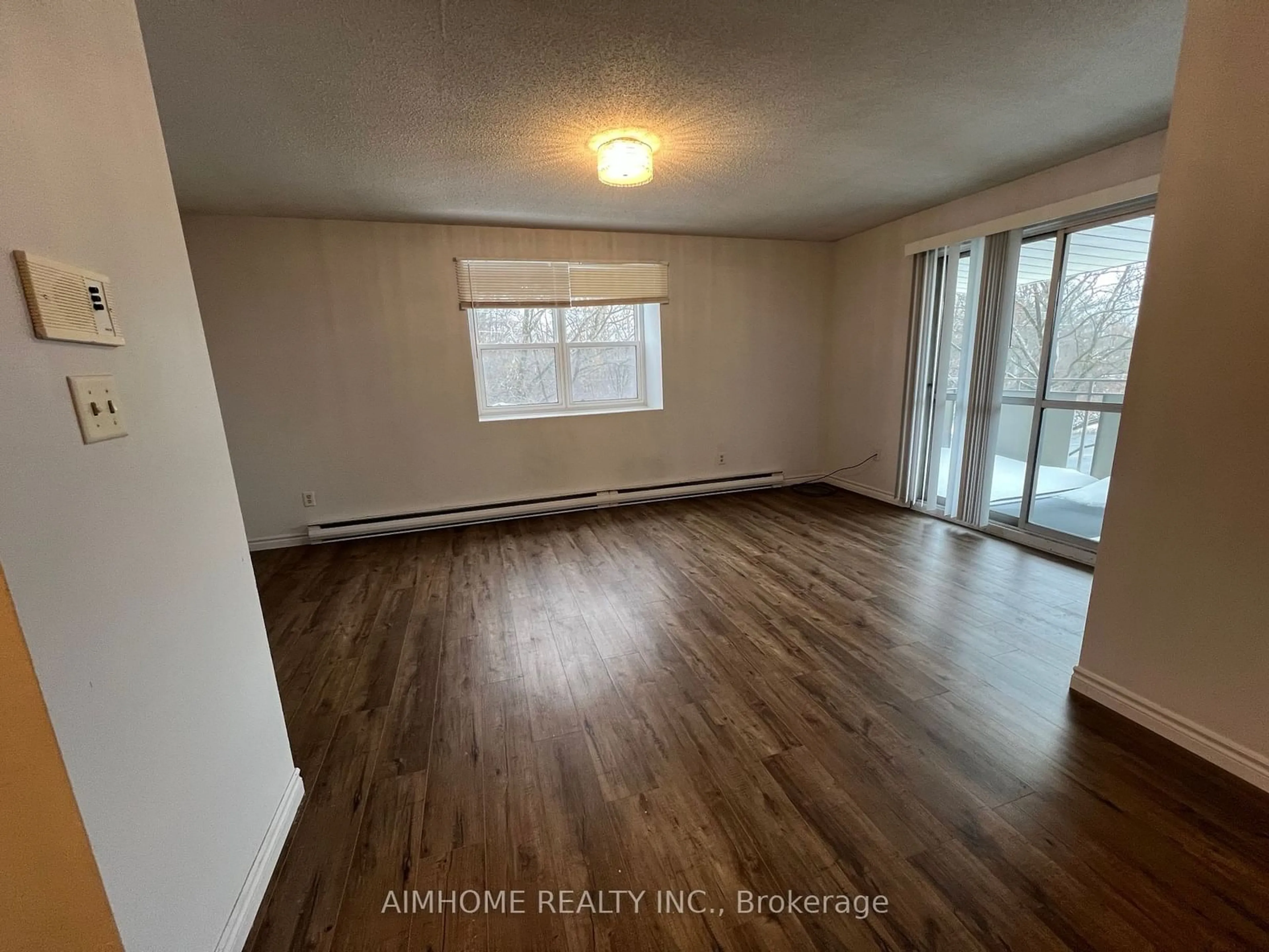 A pic of a room for 109 Westmount Rd #3, Waterloo Ontario N2L 5G5