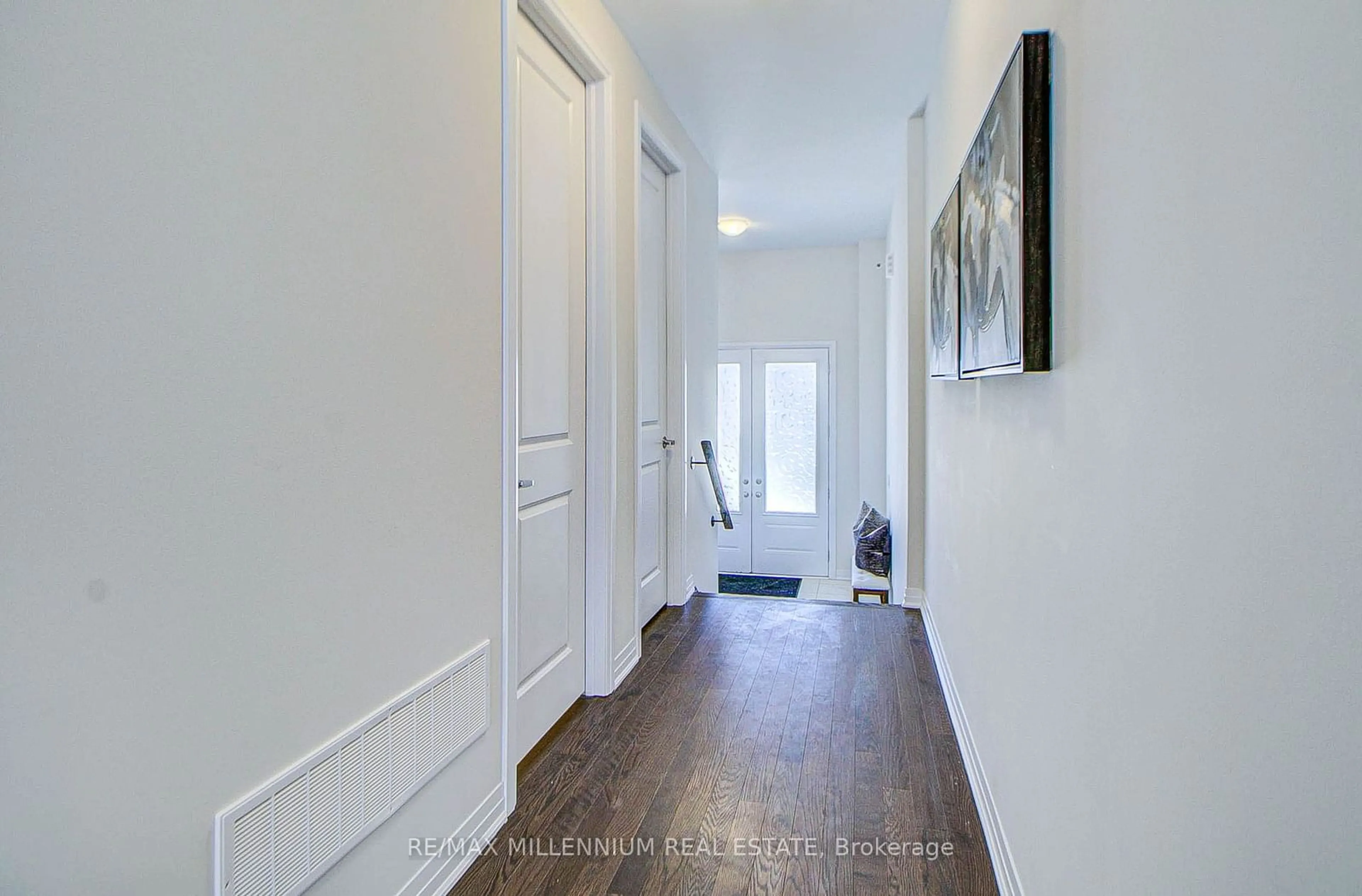 Indoor entryway for 20 Tyler Ave, Erin Ontario N0B 1T0