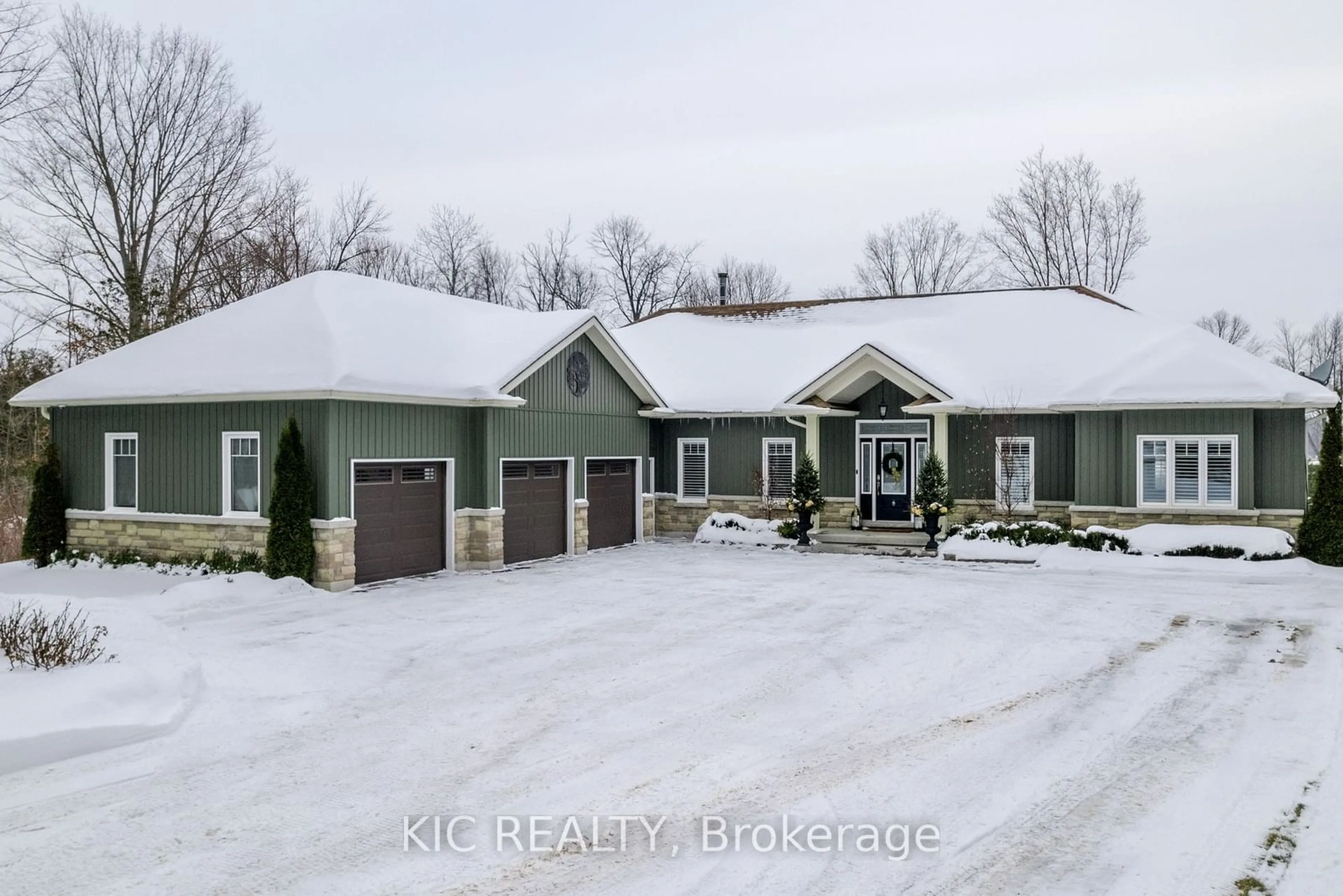 A pic from outside/outdoor area/front of a property/back of a property/a pic from drone, street for 334 Sandy Bay Rd, Alnwick/Haldimand Ontario K0L 1Y0