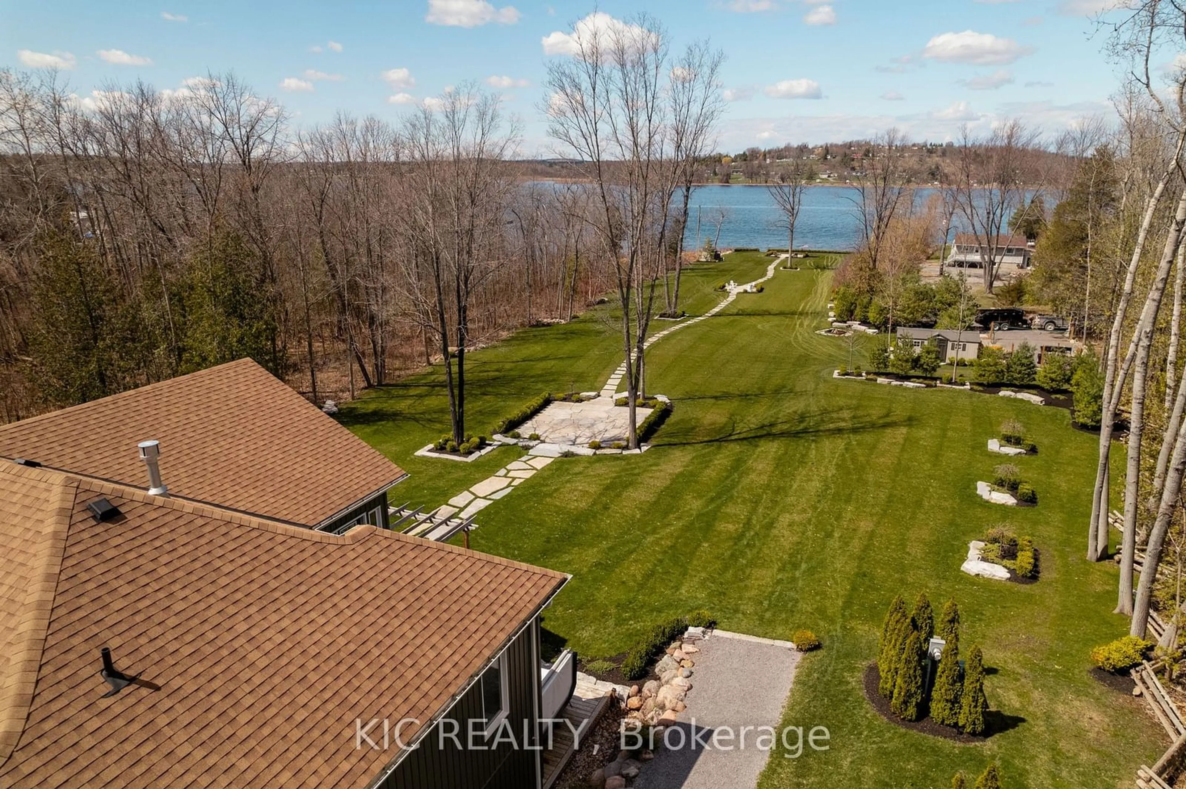 A pic from outside/outdoor area/front of a property/back of a property/a pic from drone, water/lake/river/ocean view for 334 Sandy Bay Rd, Alnwick/Haldimand Ontario K0L 1Y0