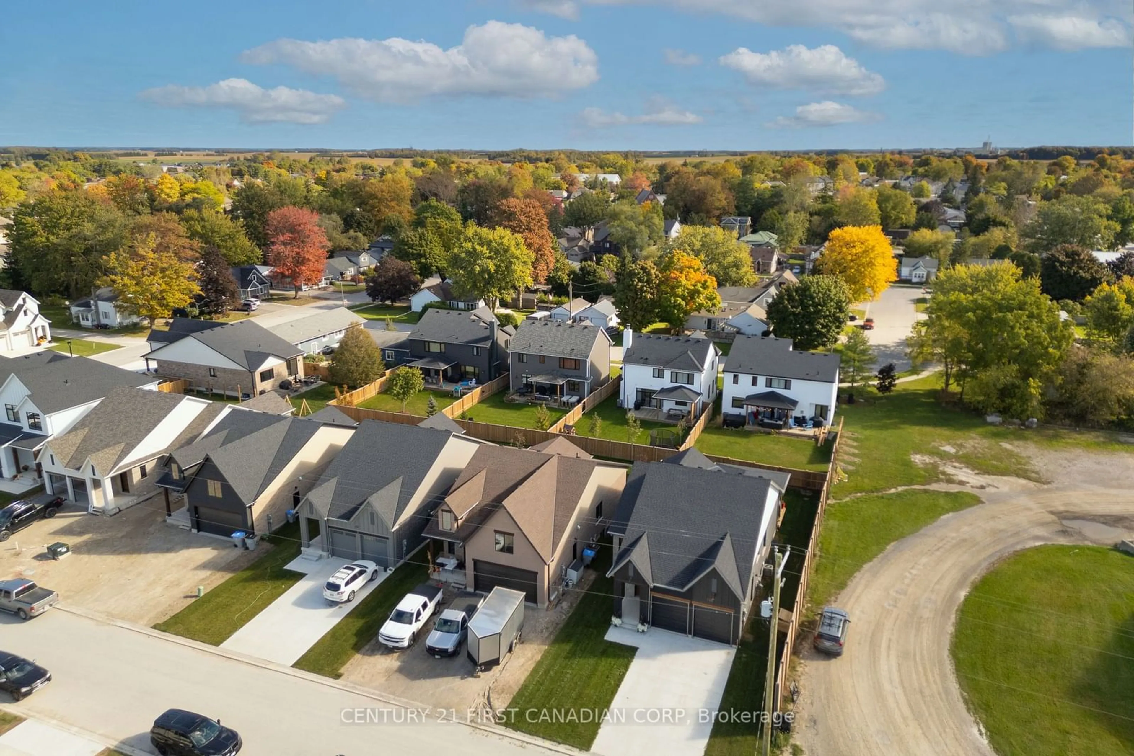 A pic from outside/outdoor area/front of a property/back of a property/a pic from drone, street for 128 Scotts Dr, Lucan Biddulph Ontario N0M 2J0