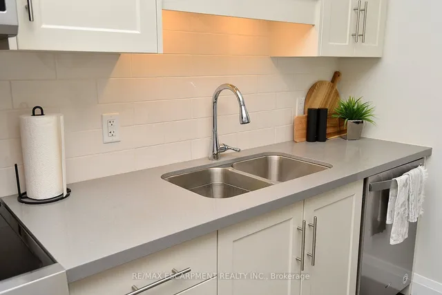 Additional property image - 30 Hamilton St Unit 605