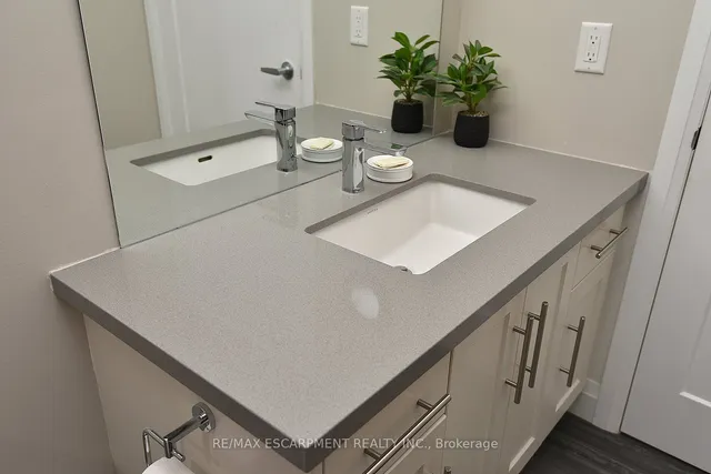 Additional property image - 30 Hamilton St Unit 605