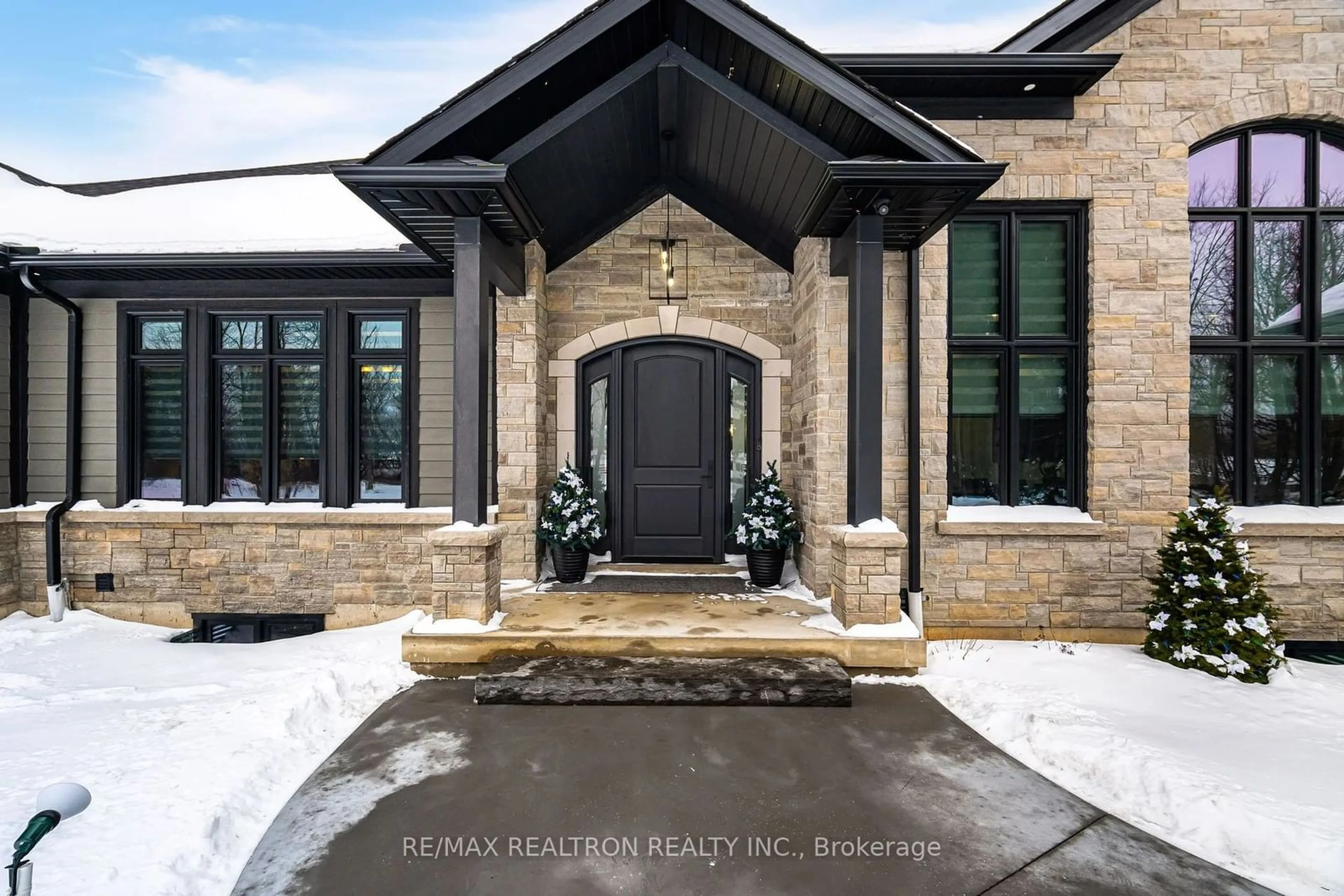 Indoor entryway for 836059 4th Line, Mulmur Ontario L9V 0J1