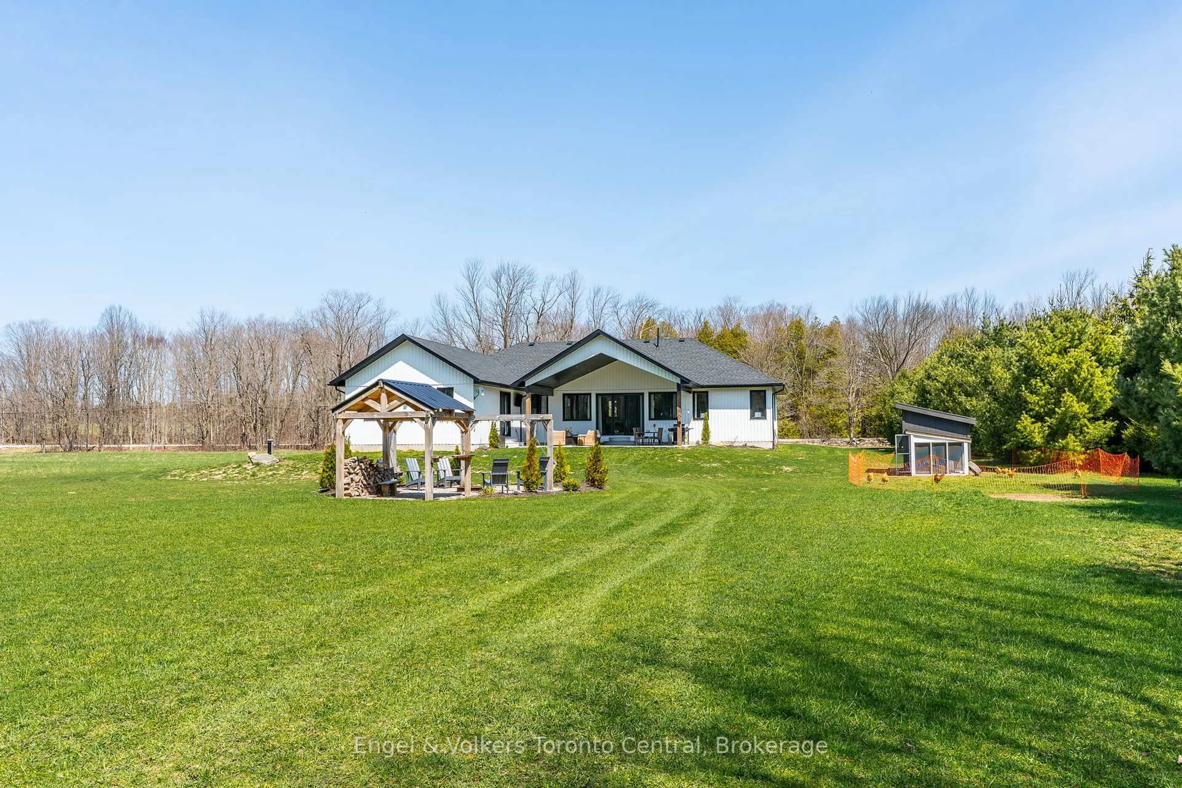 A pic from outside/outdoor area/front of a property/back of a property/a pic from drone, water/lake/river/ocean view for 462428 Concession 24 Rd, Georgian Bluffs Ontario N0H 2T0