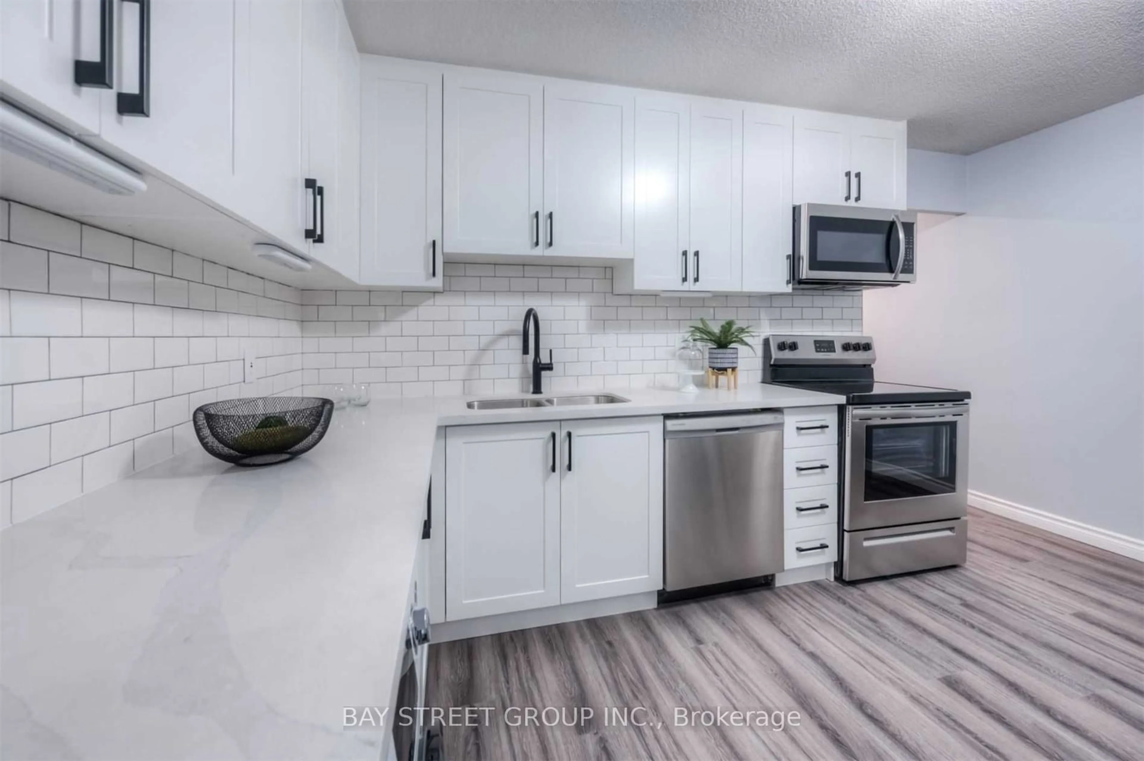 Standard kitchen, unknown for 83 Westmount Rd #2, Waterloo Ontario N2L 5G5