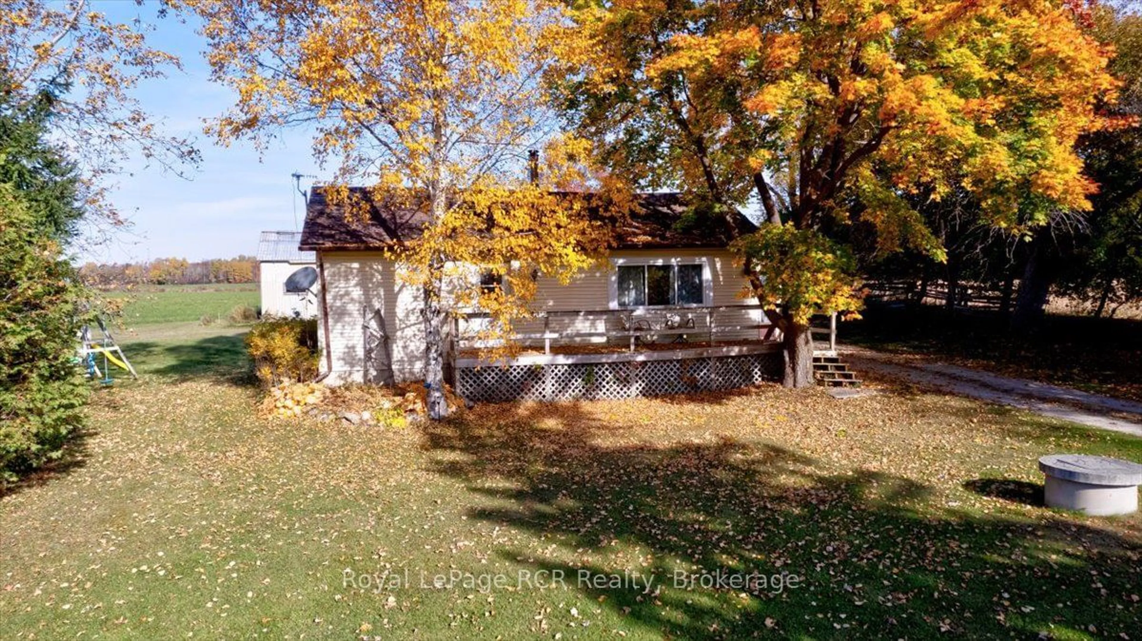 A pic from outside/outdoor area/front of a property/back of a property/a pic from drone, street for 103701 Southgate 10 Rd, Southgate Ontario N0G 2L0