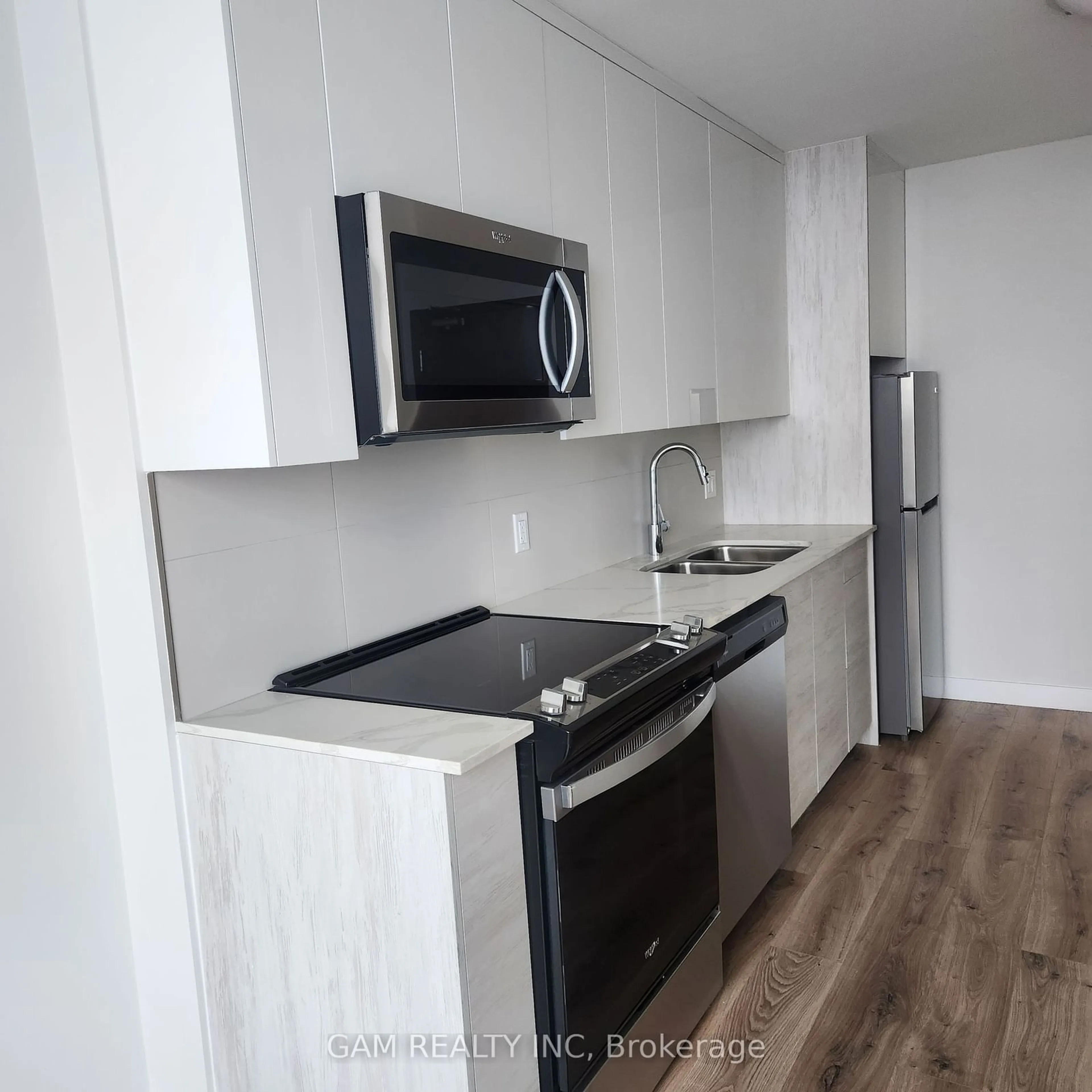 Standard kitchen, wood/laminate floor for 60 Frederick St #3601, Kitchener Ontario N2H 0C7