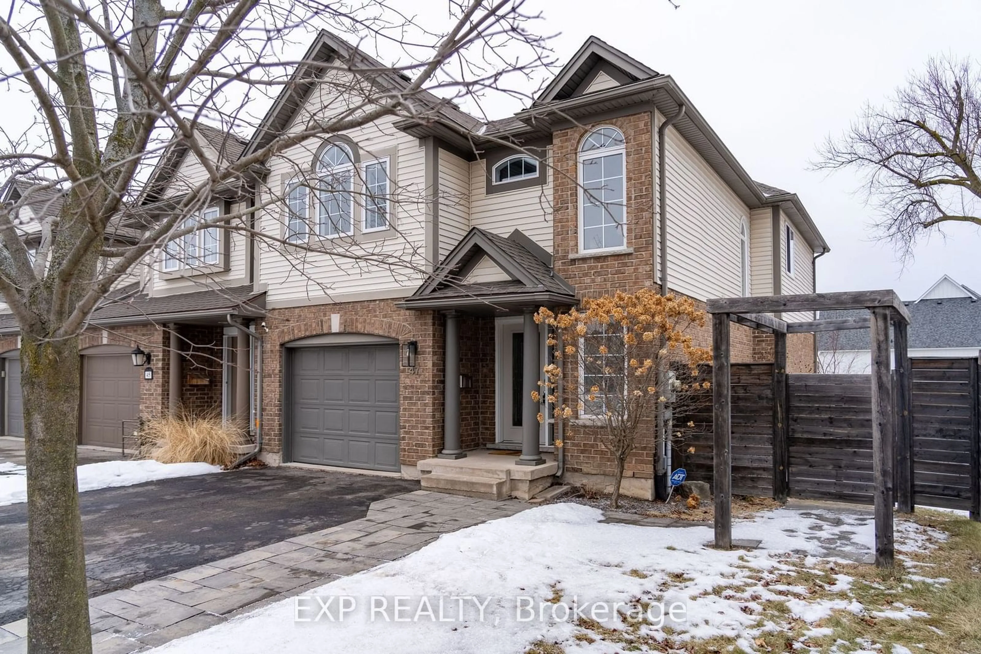 Home with brick exterior material, street for 47 Flynn Crt, St. Catharines Ontario L2S 4E1