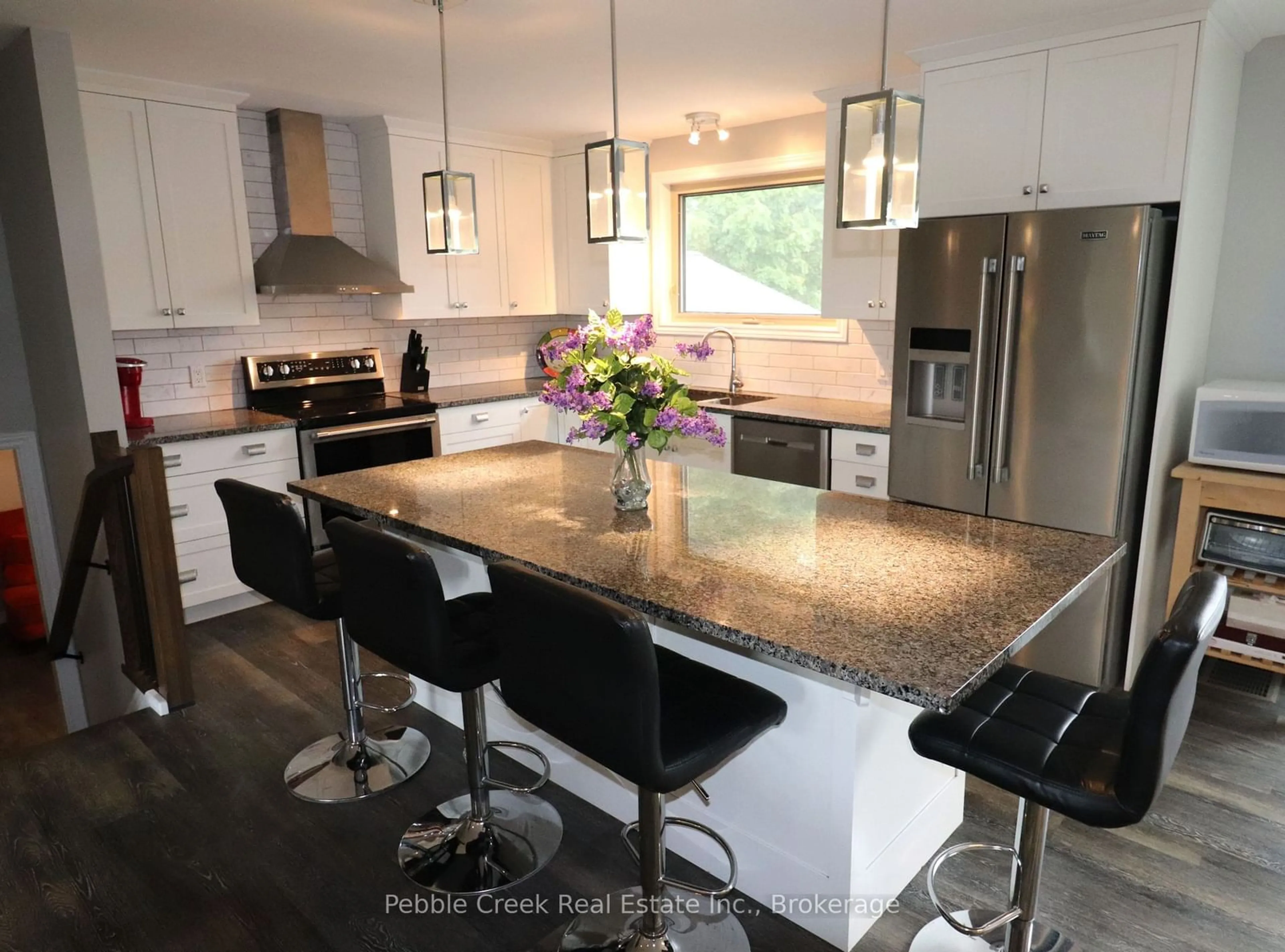 Contemporary kitchen, unknown for 317 Warren St, Goderich Ontario N7A 4G1