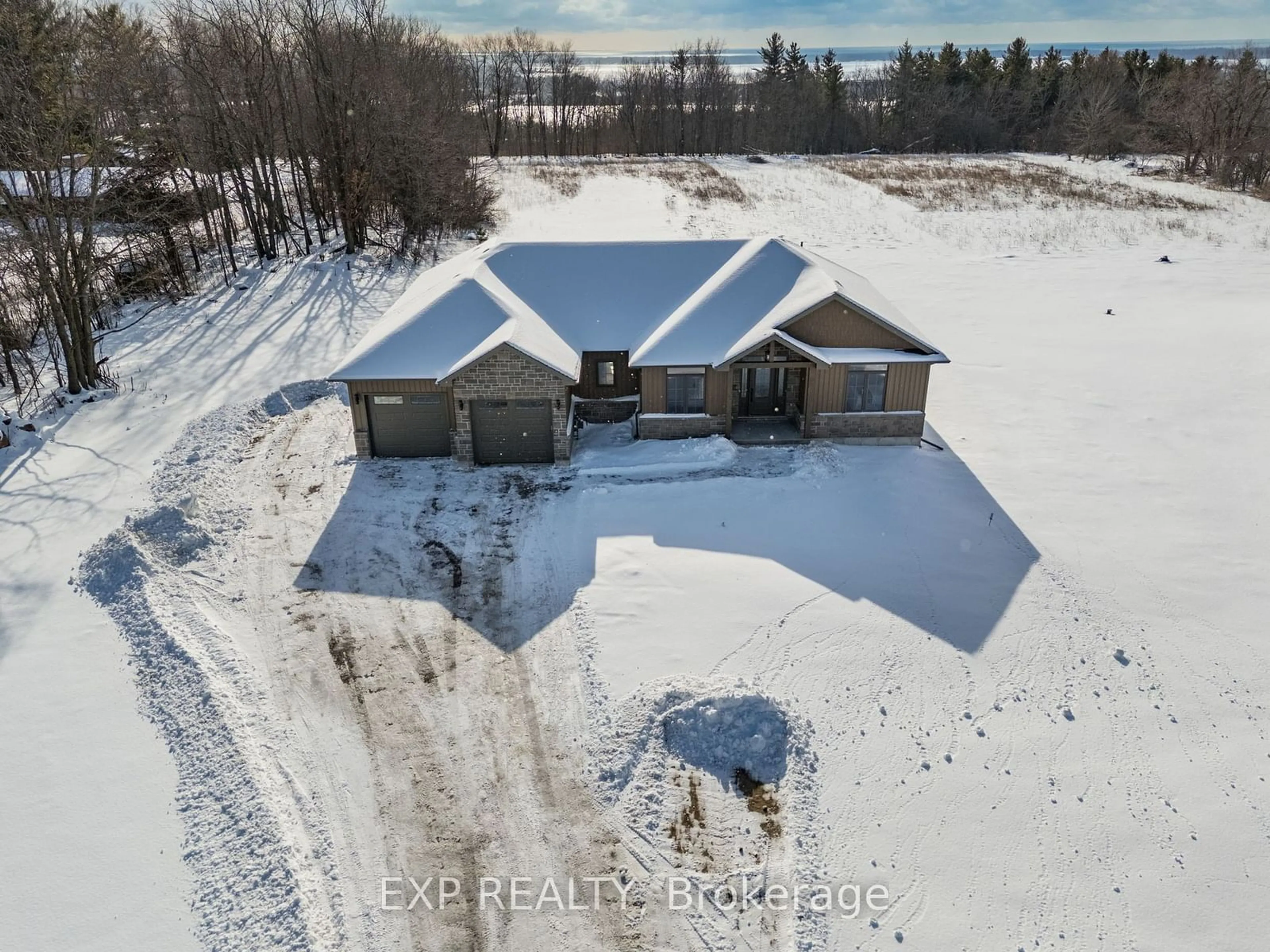 A pic from outside/outdoor area/front of a property/back of a property/a pic from drone, building for 309 Smith St, Brighton Ontario K0K 1H0