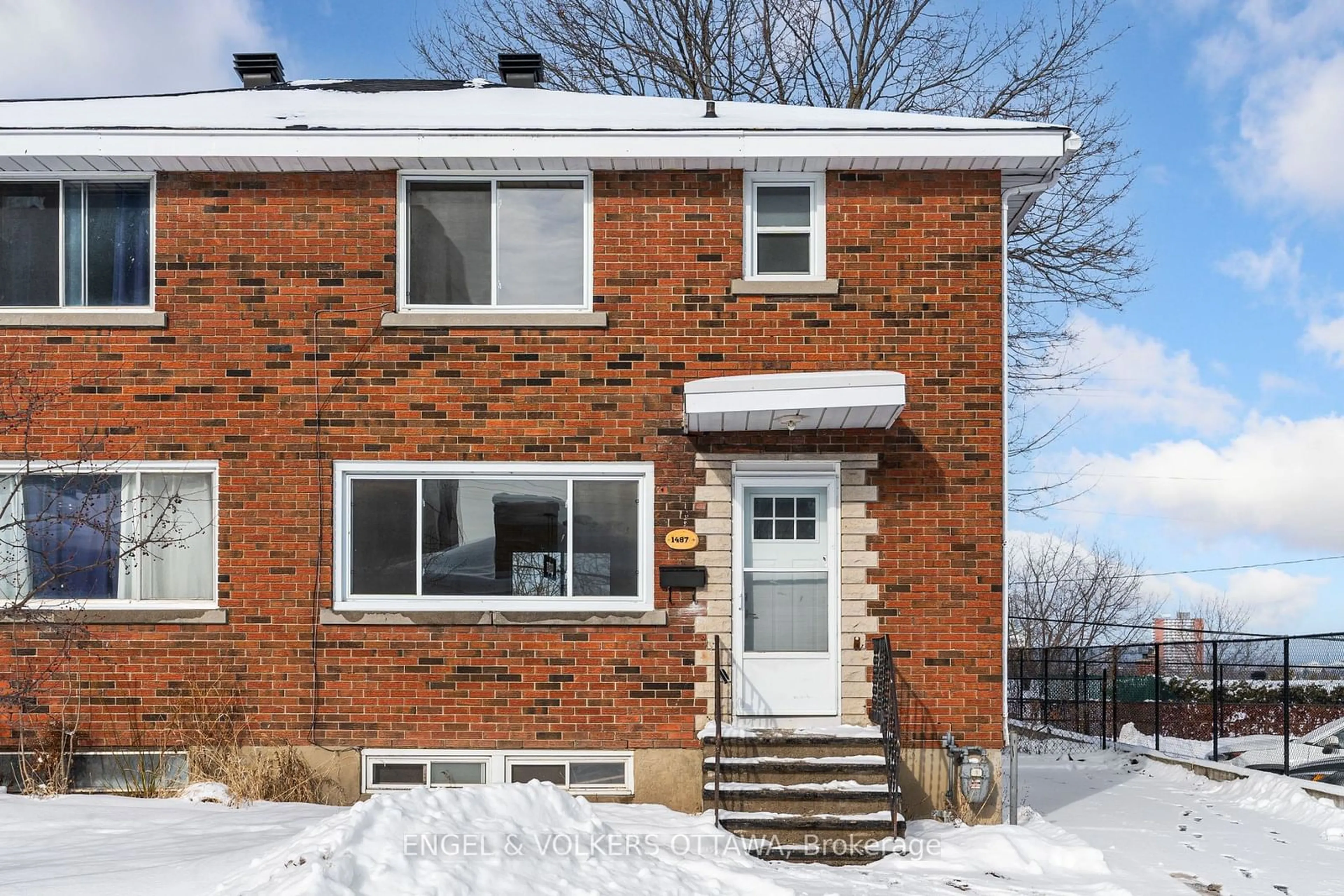 Home with brick exterior material, street for 1487 Morisset Ave, Carlington - Central Park Ontario K1Z 8H2