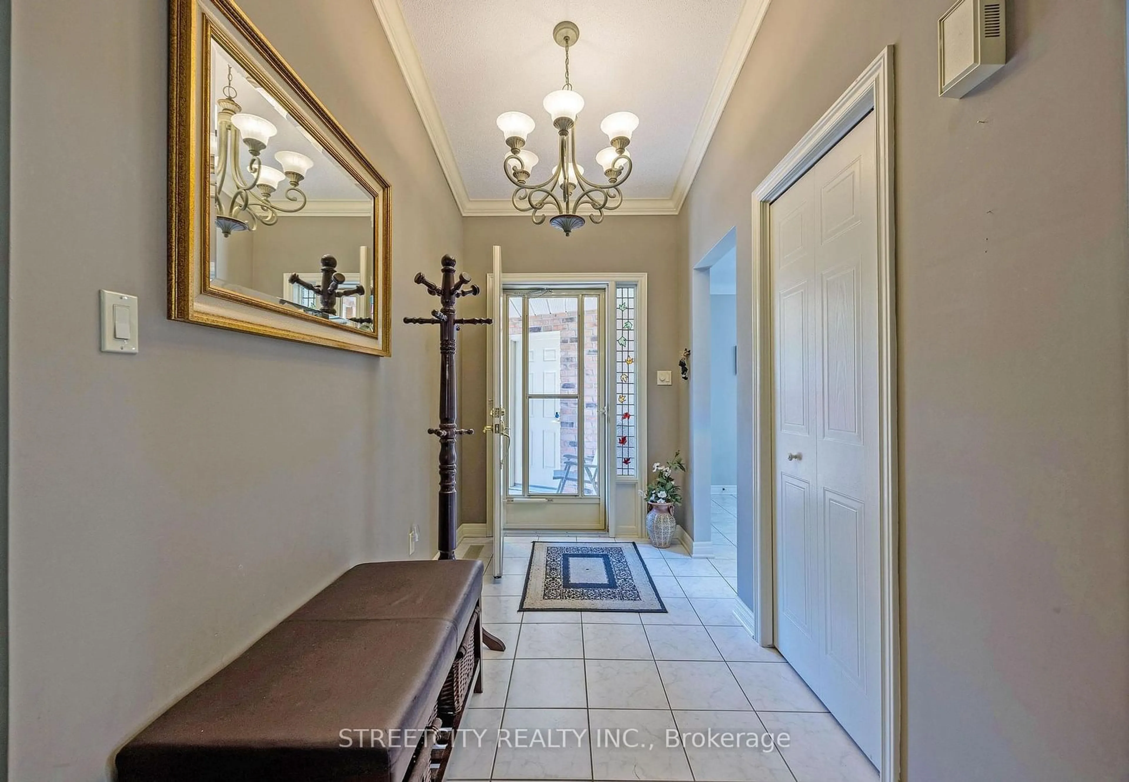 Indoor entryway for 445 Riverside Dr #8, London Ontario N6H 2R8