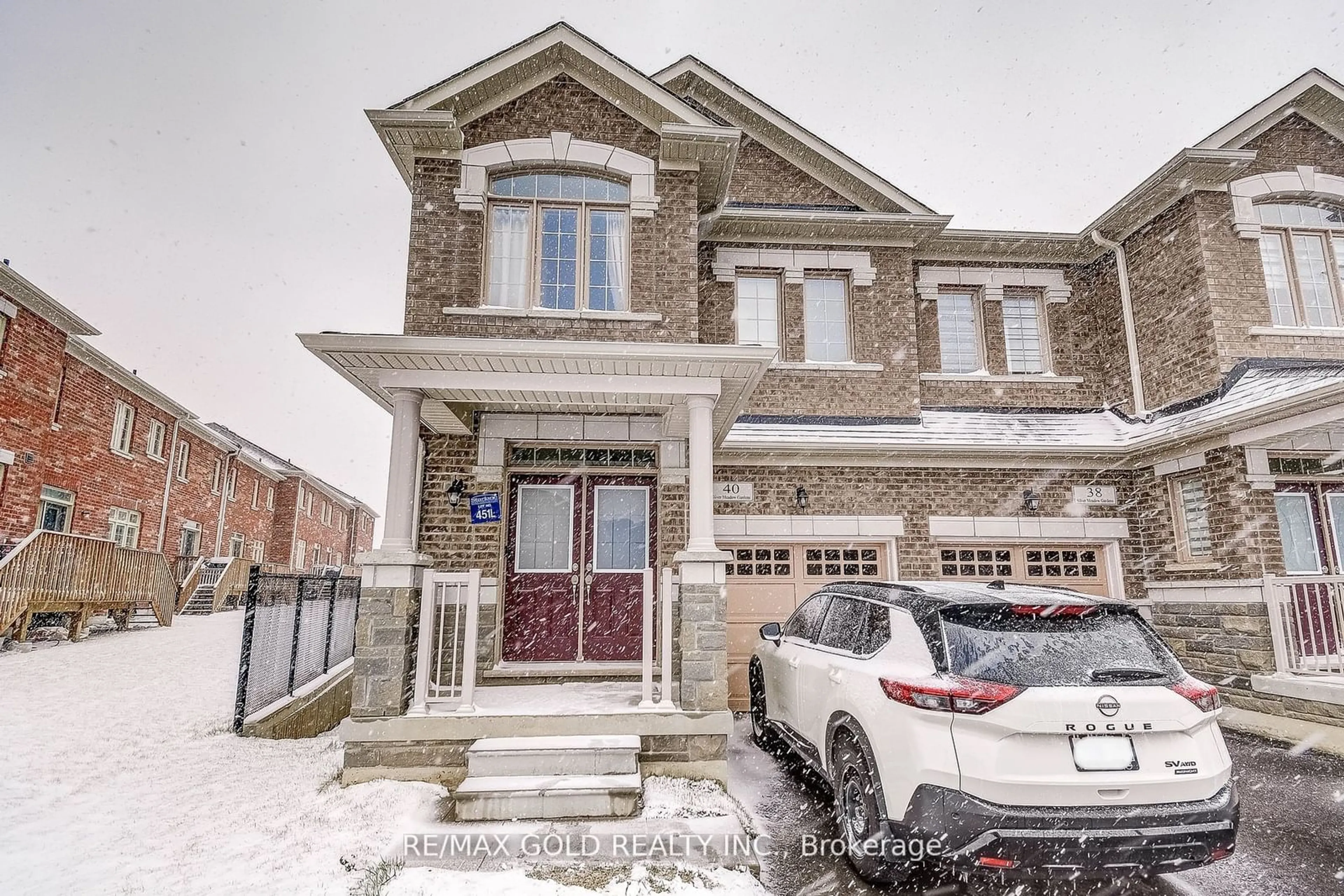 Home with brick exterior material, street for 40 Silver Meadow Gdns, Hamilton Ontario L8B 1Z4