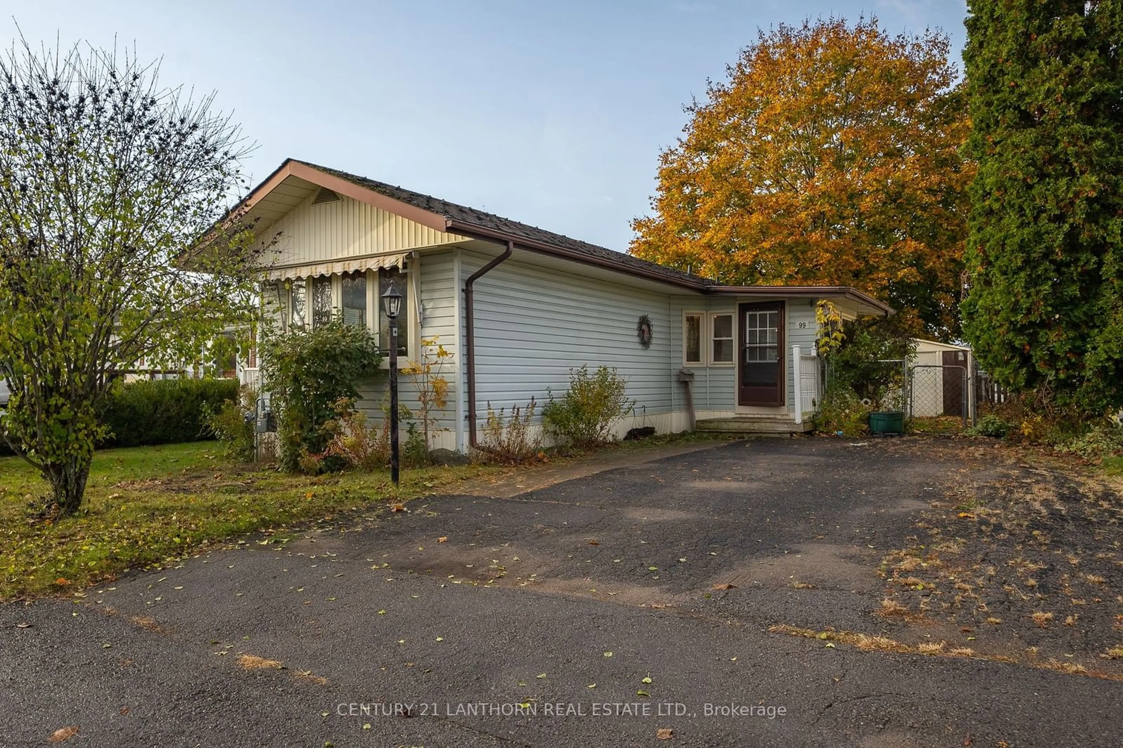 A pic from outside/outdoor area/front of a property/back of a property/a pic from drone, street for 99 Eastview Blvd, Quinte West Ontario K8N 4Z3