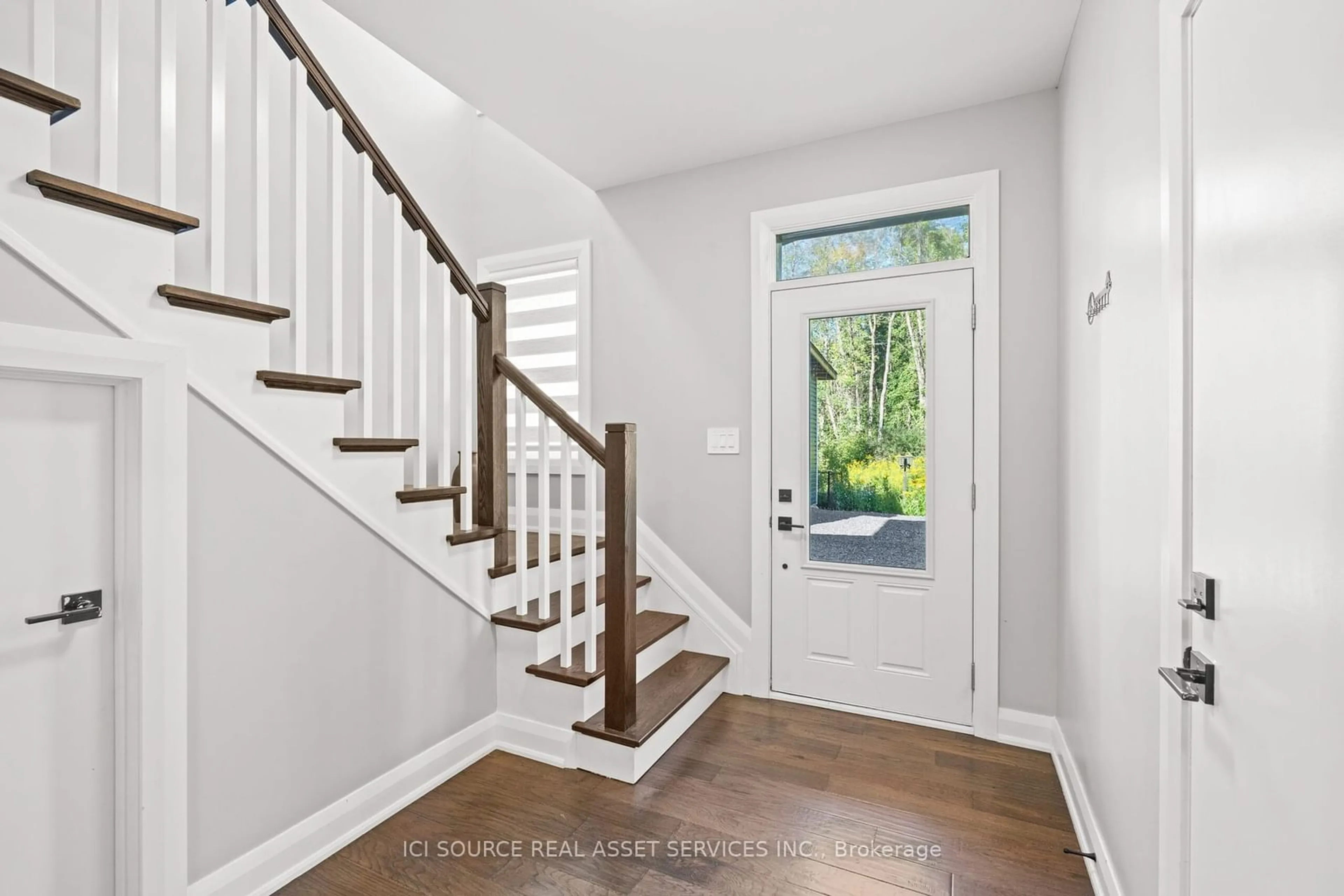 Indoor entryway for 14035 Willbruck Dr, South Stormont Ontario K0C 1X0