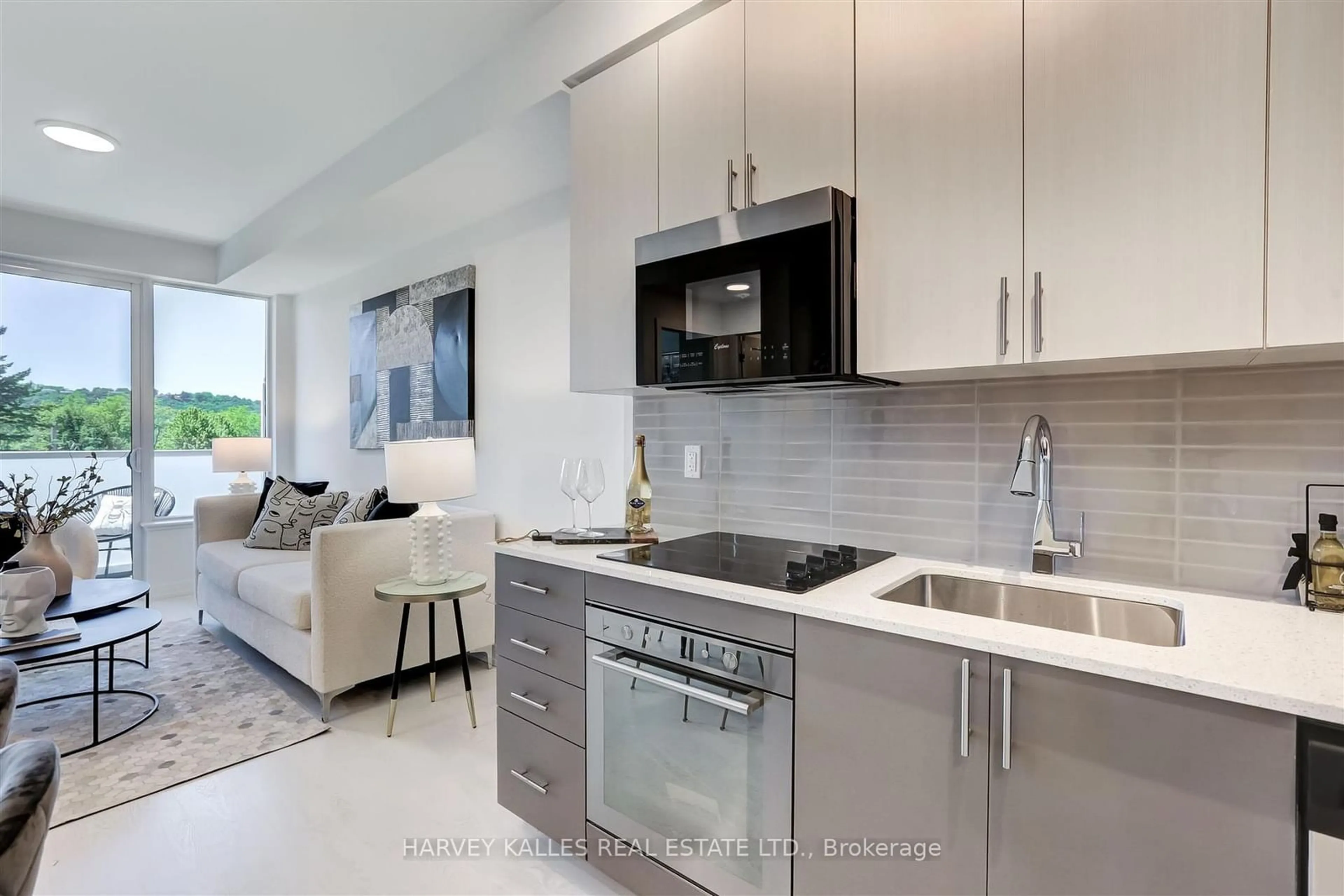 Open concept kitchen, ceramic/tile floor for 415 Main St #510, Hamilton Ontario L8P 0C9