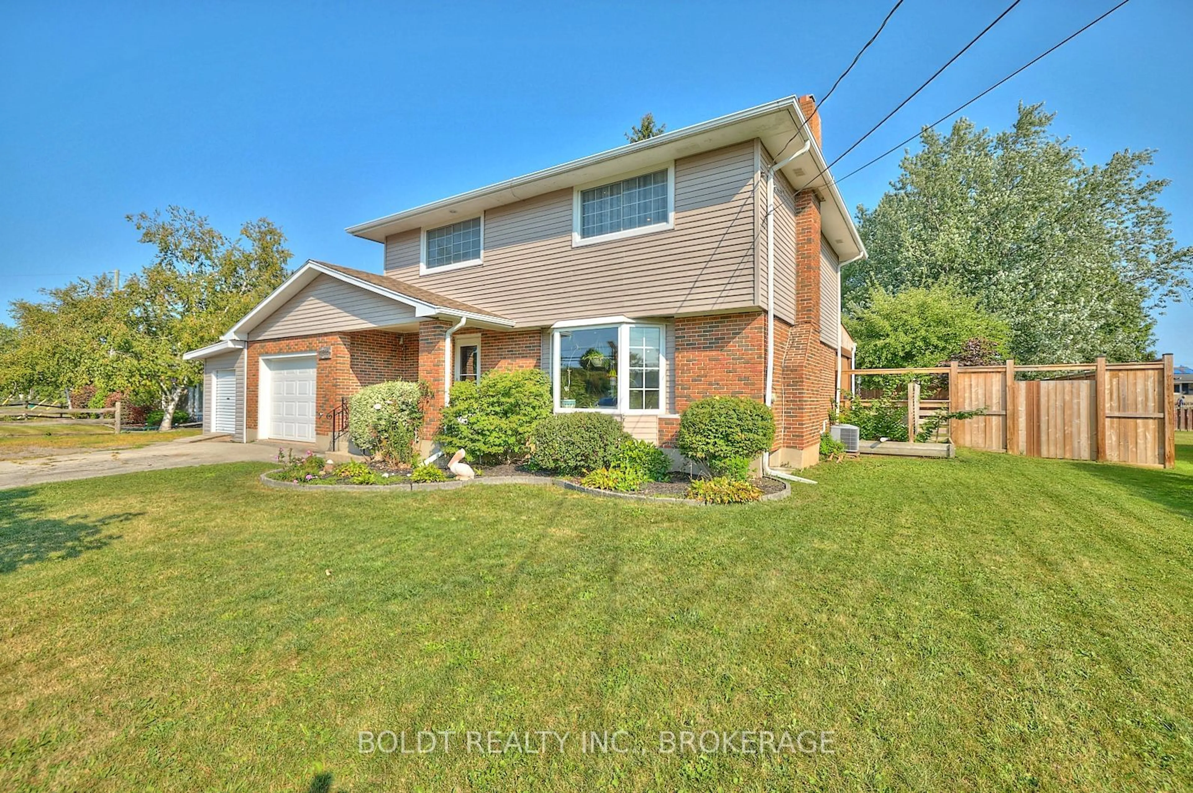 Home with brick exterior material, street for 1516 GARRISON Rd, Fort Erie Ontario L2A 1P6