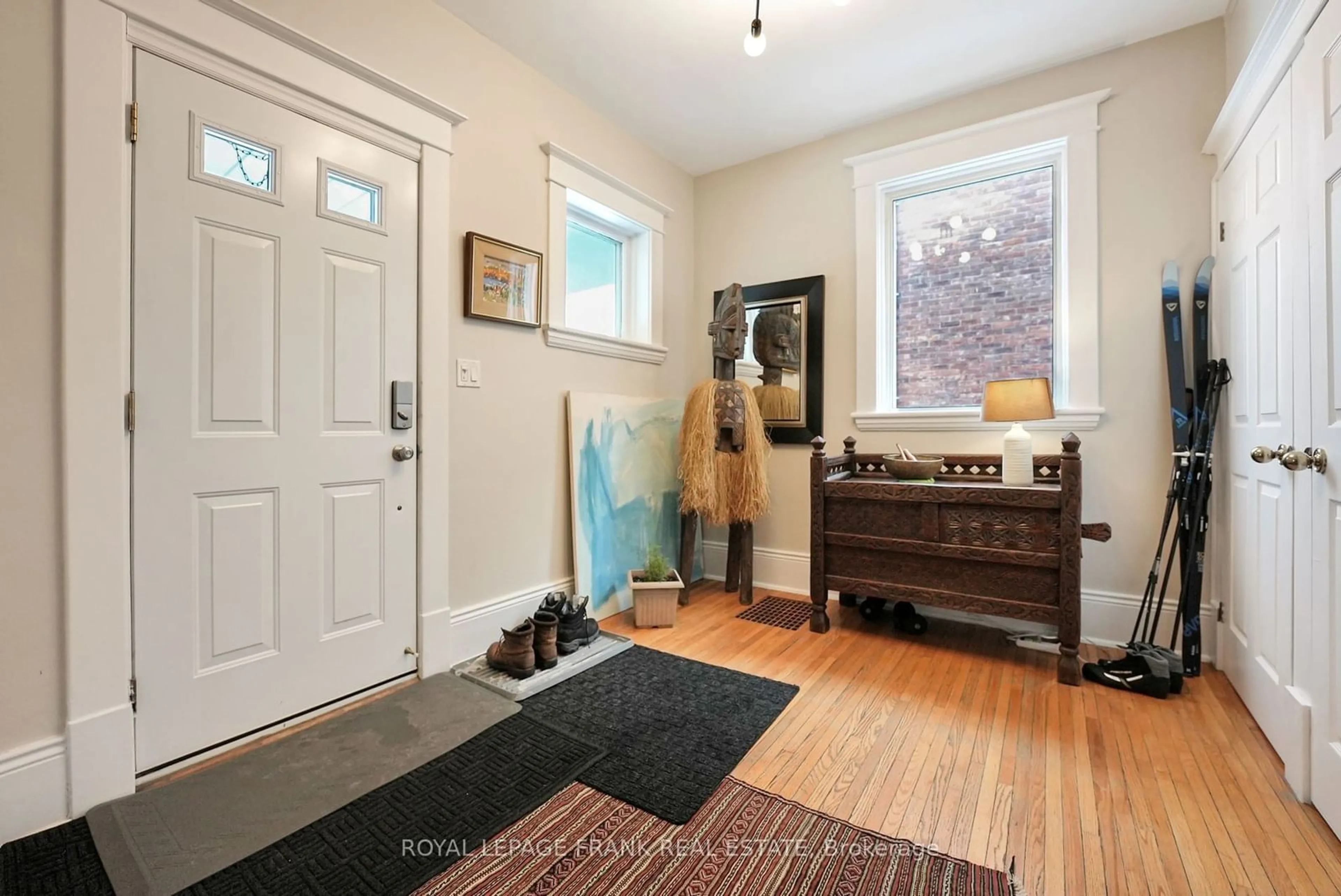 Indoor entryway for 9 Colborne St, Kawartha Lakes Ontario K9V 3S7