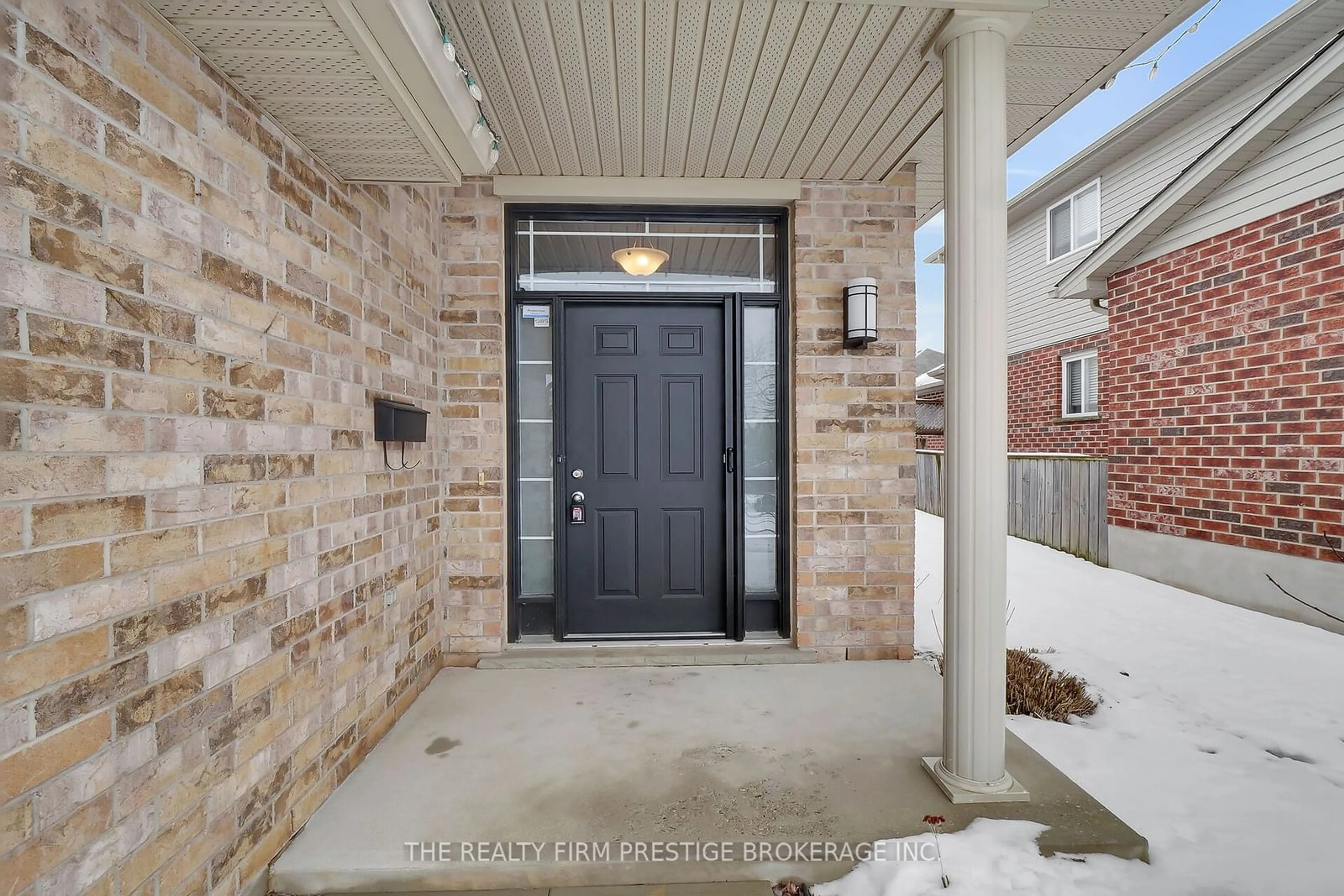 Indoor entryway for 1821 Bayswater Cres, London Ontario N6G 5N1